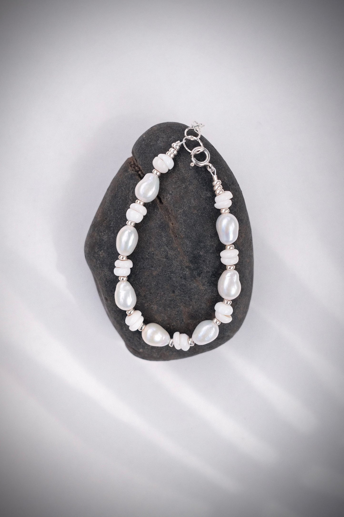 Silver Puka Baroque Pearl Bracelet - Kakahi