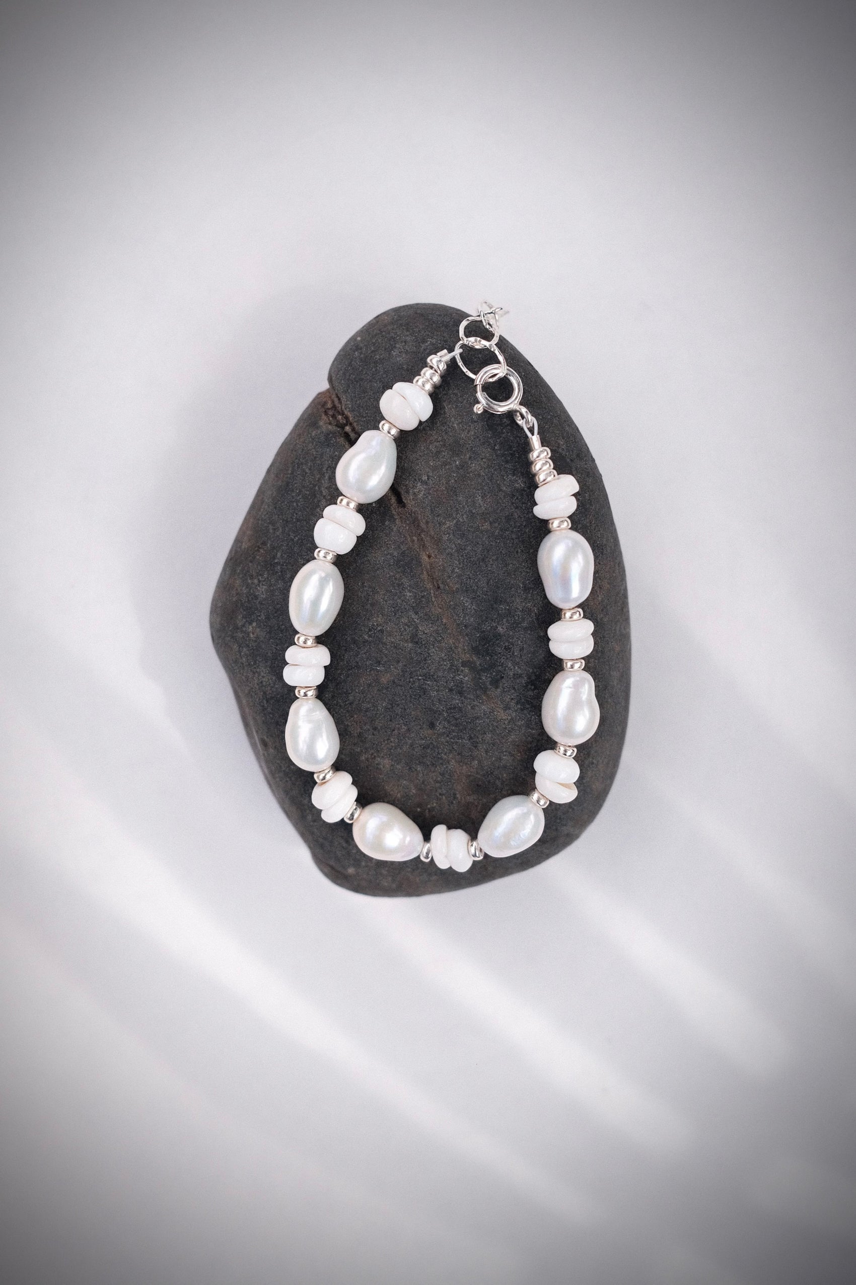 Silver Puka Baroque Pearl Bracelet - Kakahi