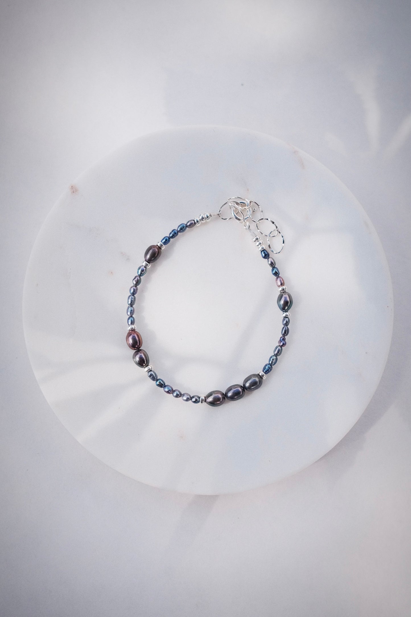 Silver Peacock Pearl Bead Bracelet - Hiwahiwa