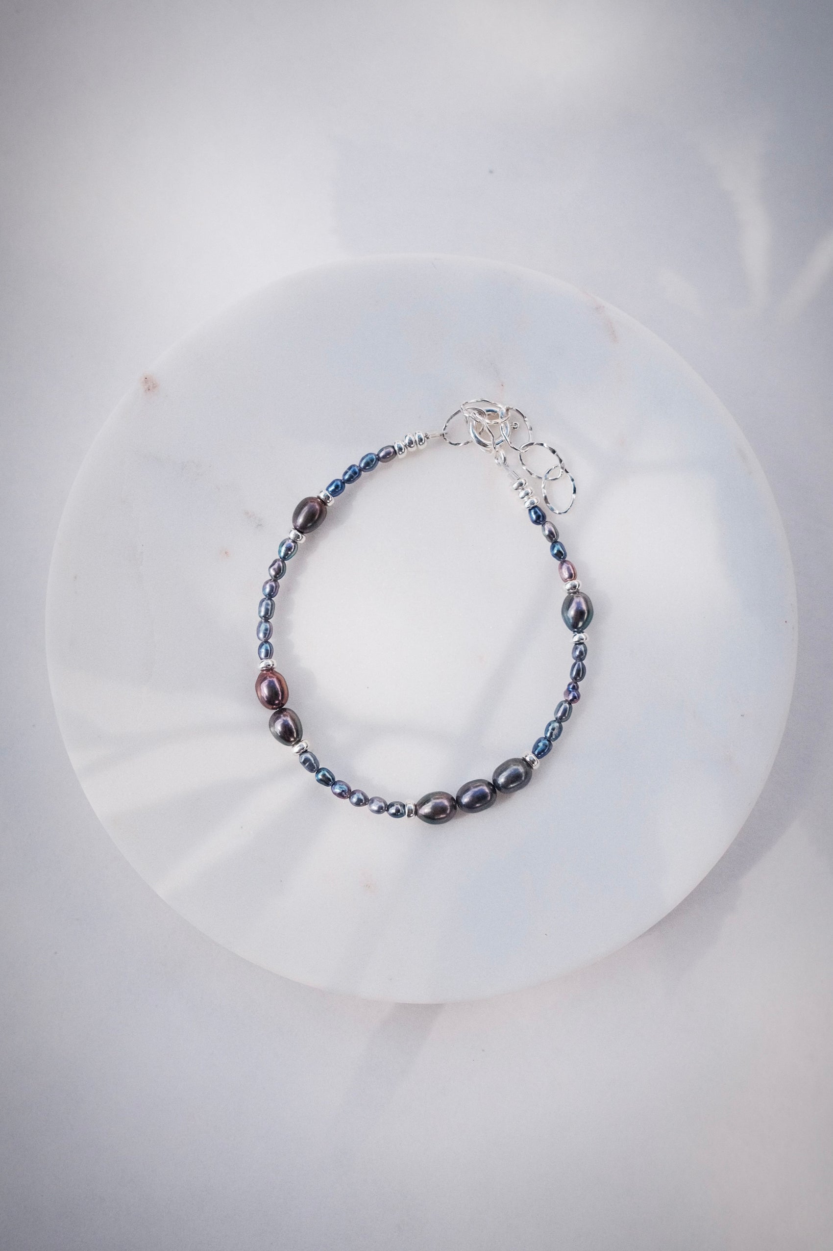 Silver Peacock Pearl Bead Bracelet - Hiwahiwa