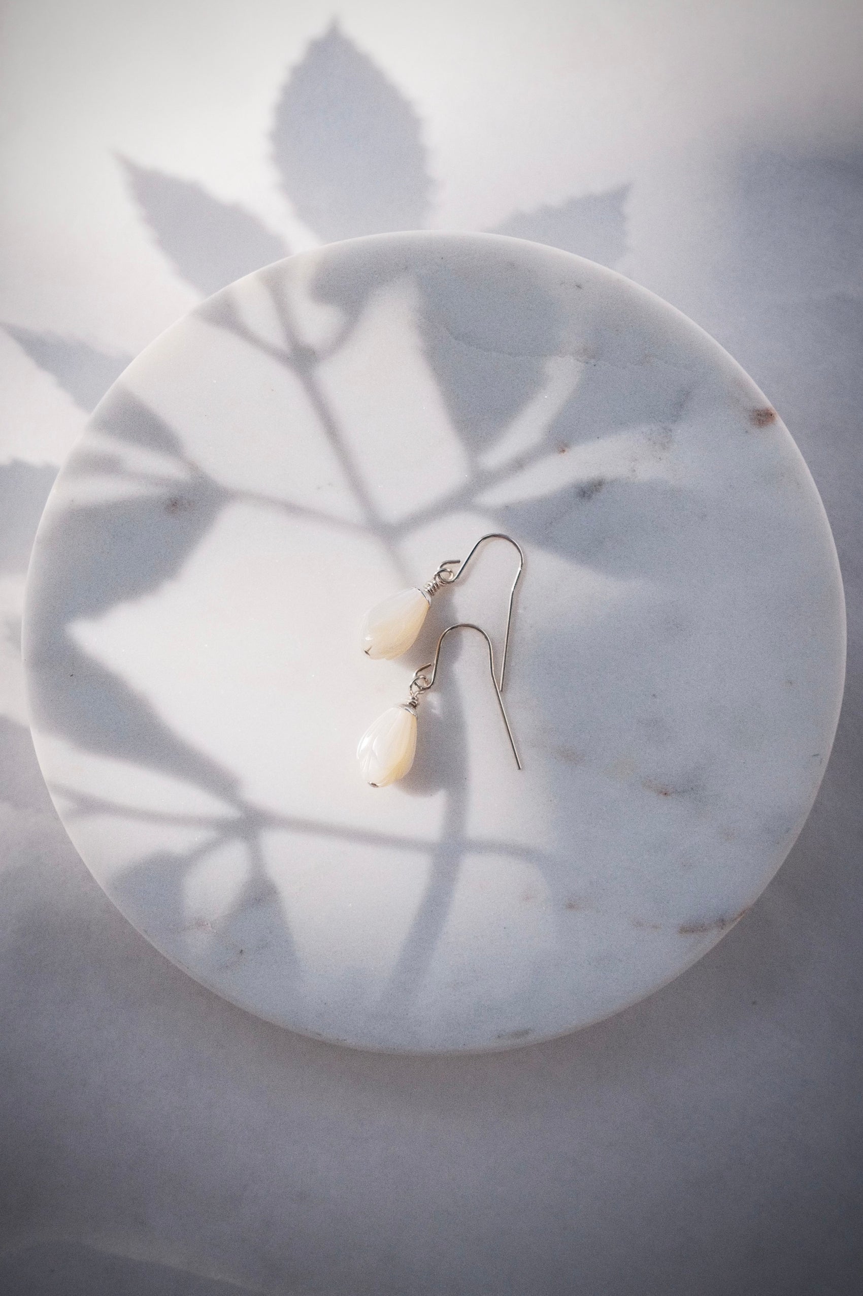 Simple Silver Pikake Earrings - Silver Kamakana