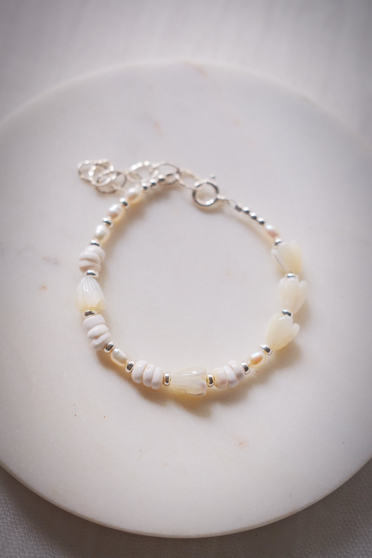Mixed Shell & Pearl Pikake Bracelet - Silver Kahakai