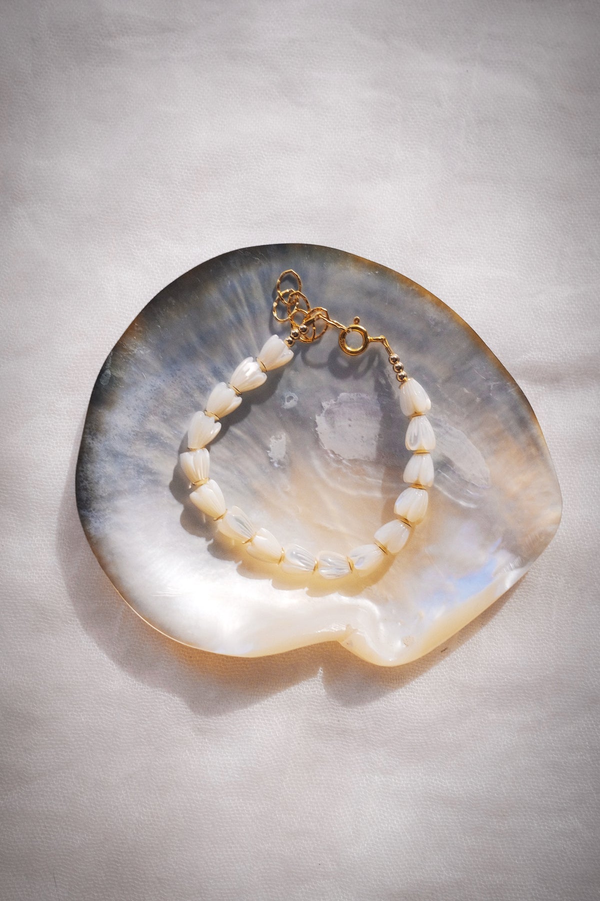 Mother of Pearl Pikake Beaded Bracelet - Gold Lāhela