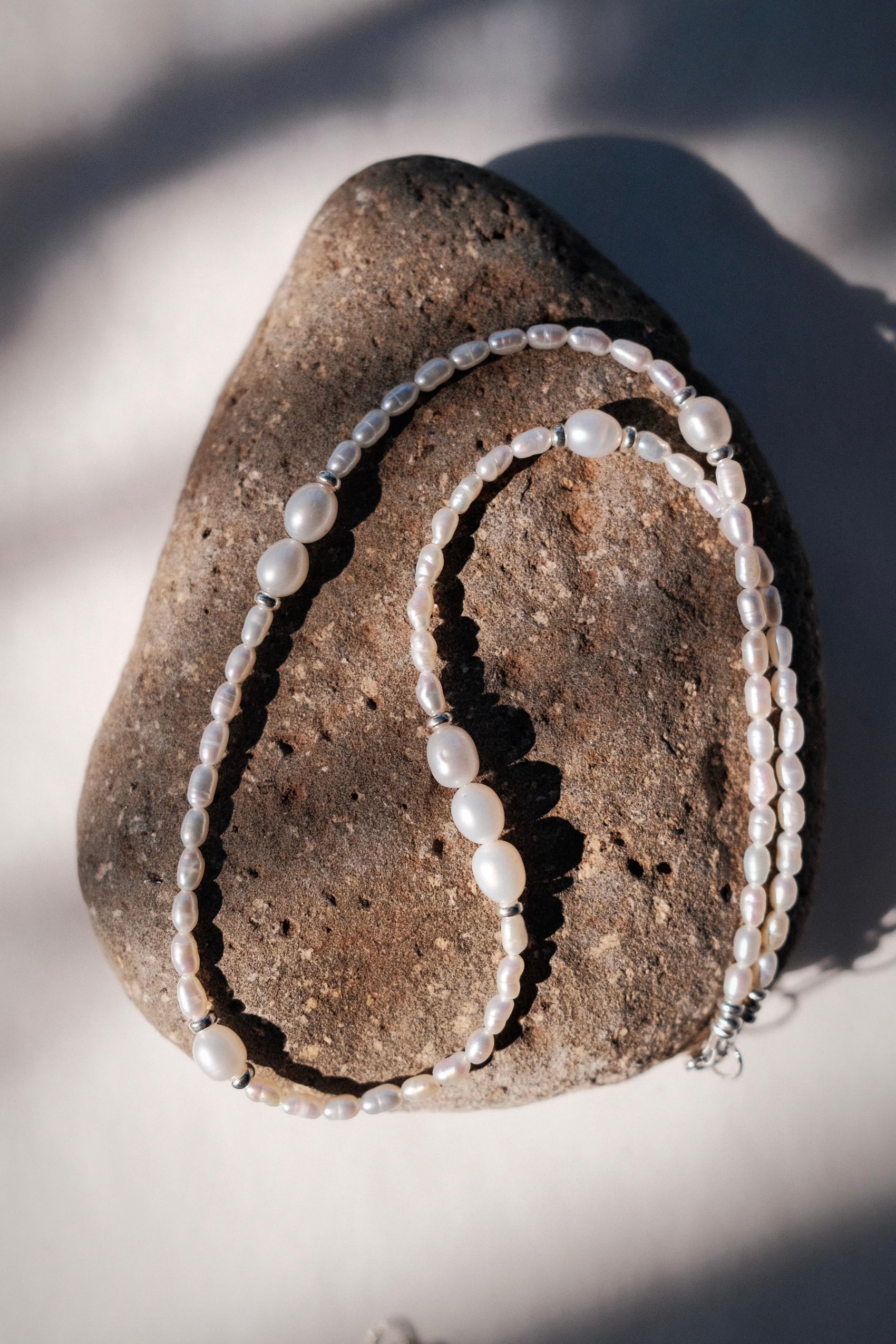 Silver and White Pearl Bead Necklace - Hiwahiwa