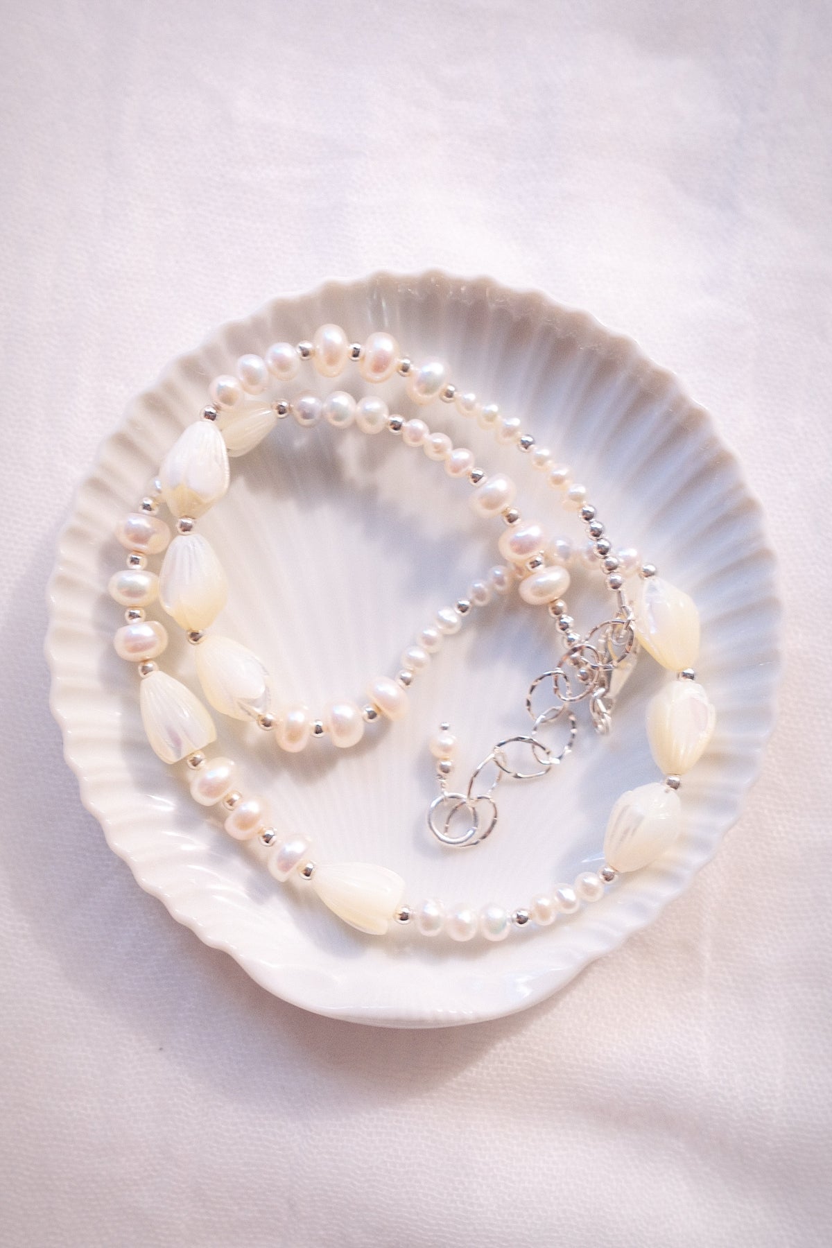 Luminous Pearl & Pikake Beaded Necklace - Silver Heleleʻi