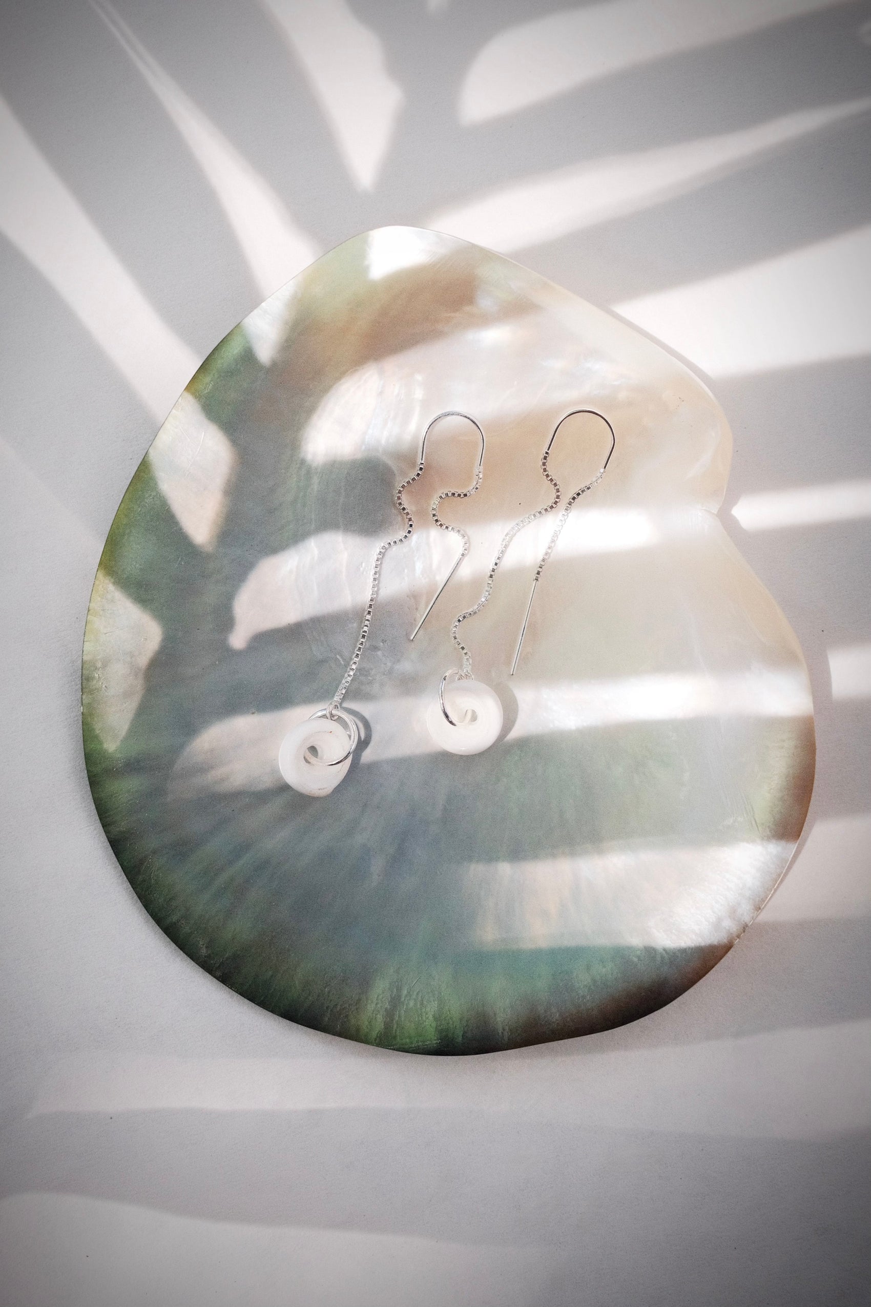 Silver Puka Shell Threader Earrings - Auali'i