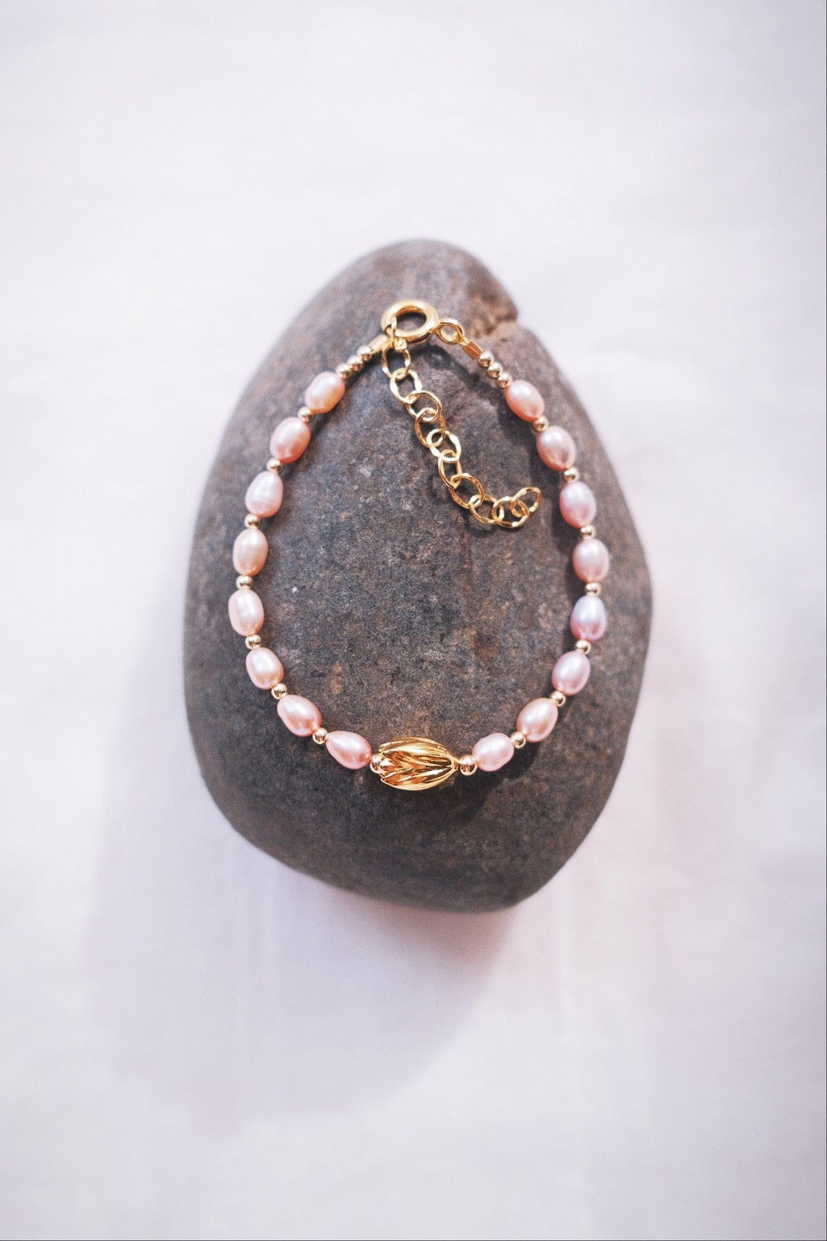Pink Freshwater Pearl Bracelet with Gold Pikake Bead - Puakea