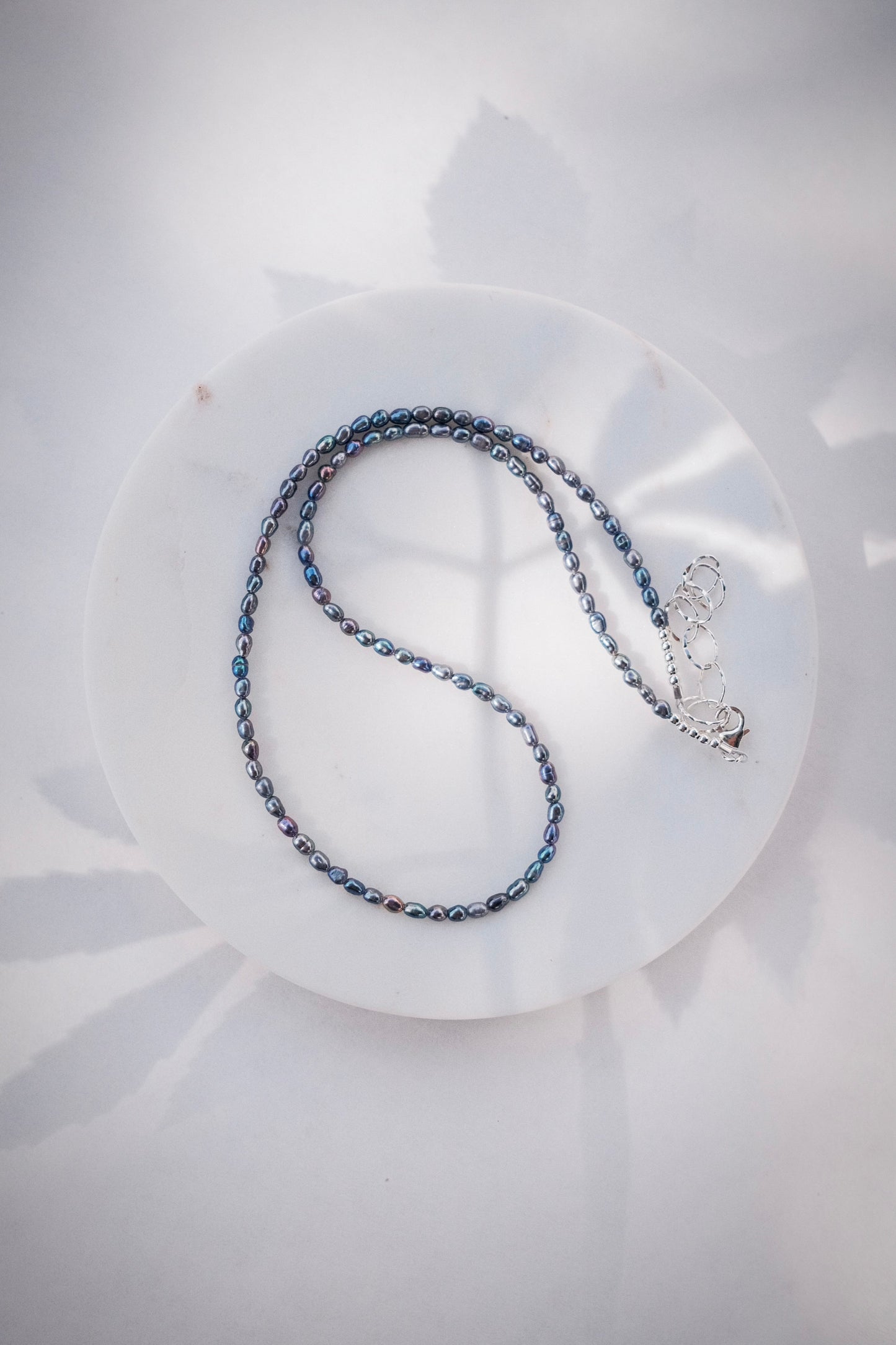 Silver Dainty Black Pearl Necklace - Maile