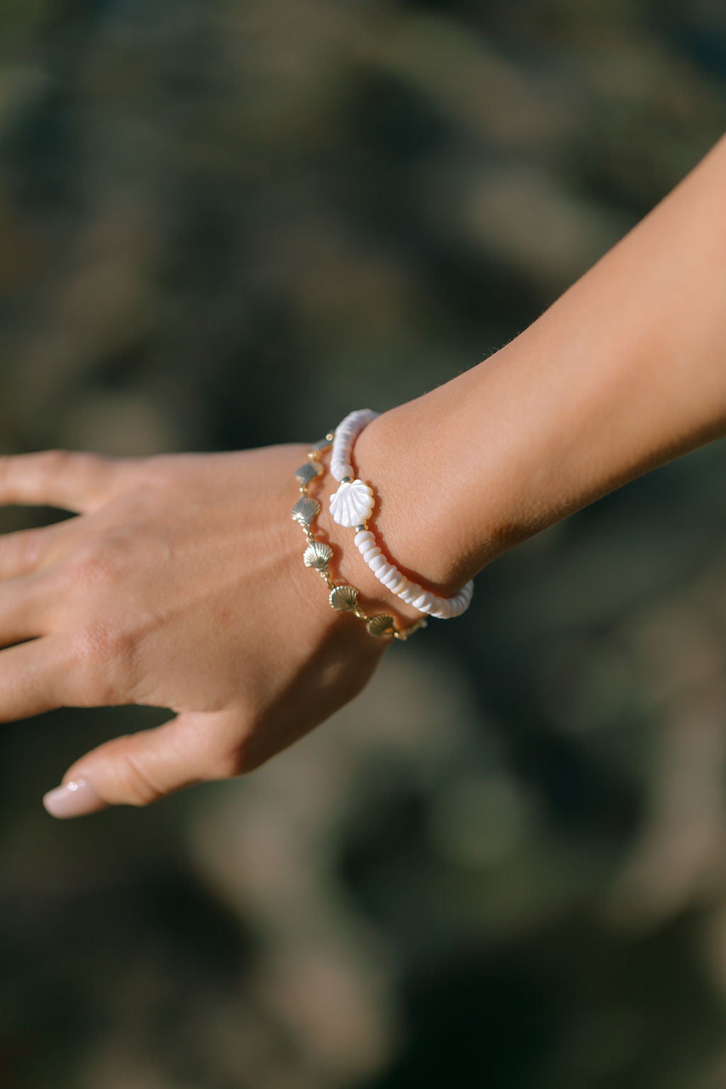 Choose your Gold Stretchy Puka Shell Bracelet - Gold Ali'ikai
