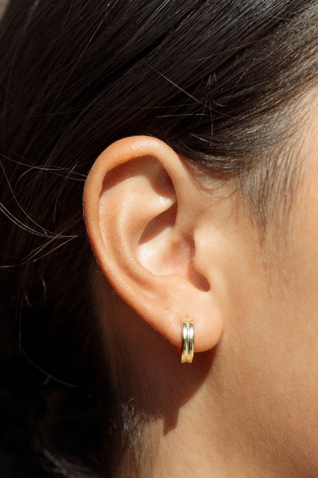 Mini Ridged Squared Huggie Hoop Earrings - Kainehe