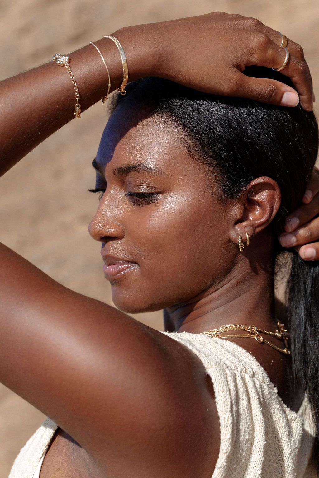 Twisted Small Hoop Earrings - Olina