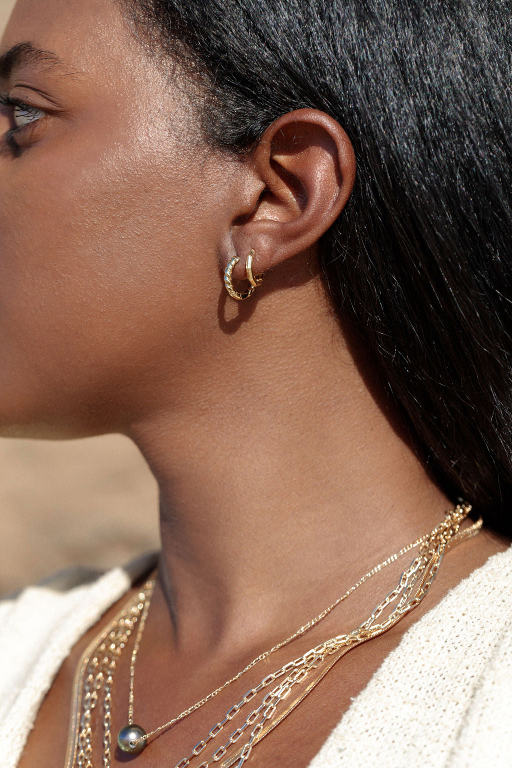Twisted Small Hoop Earrings - Olina