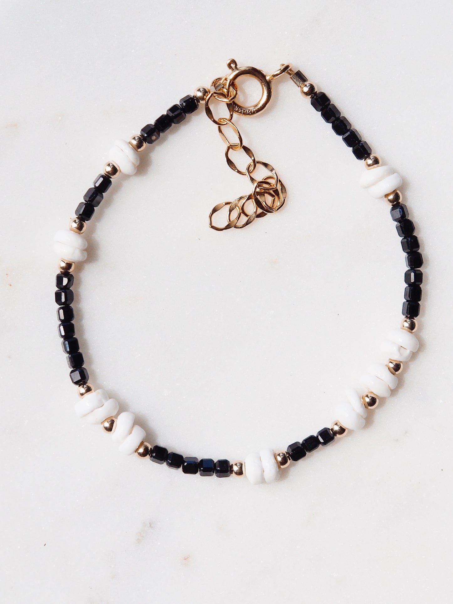 Gemstone Puka Shell Bracelet - Ke'alohi