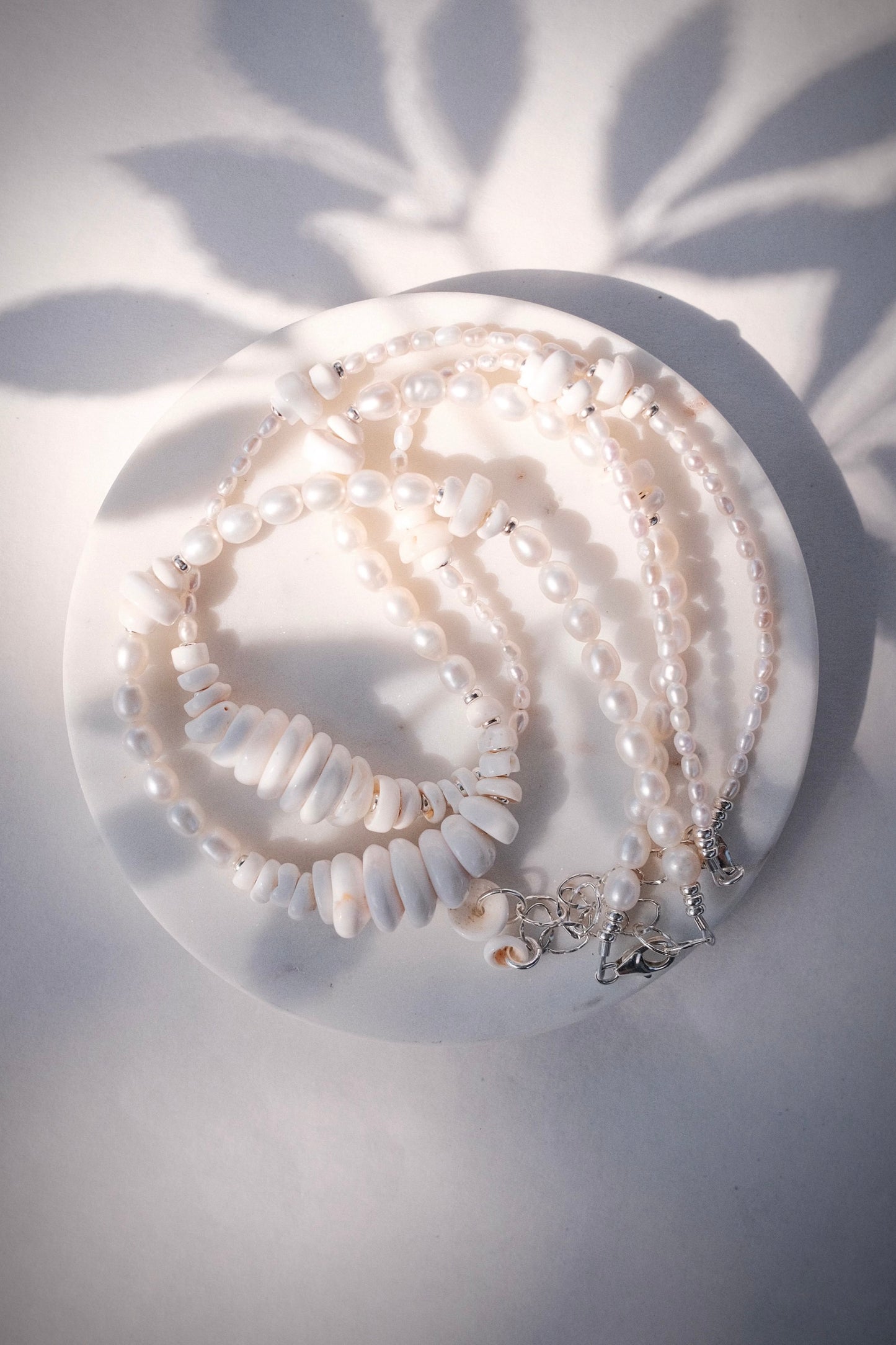 Silver Puka Shell Pearl Bead Necklace - Maka