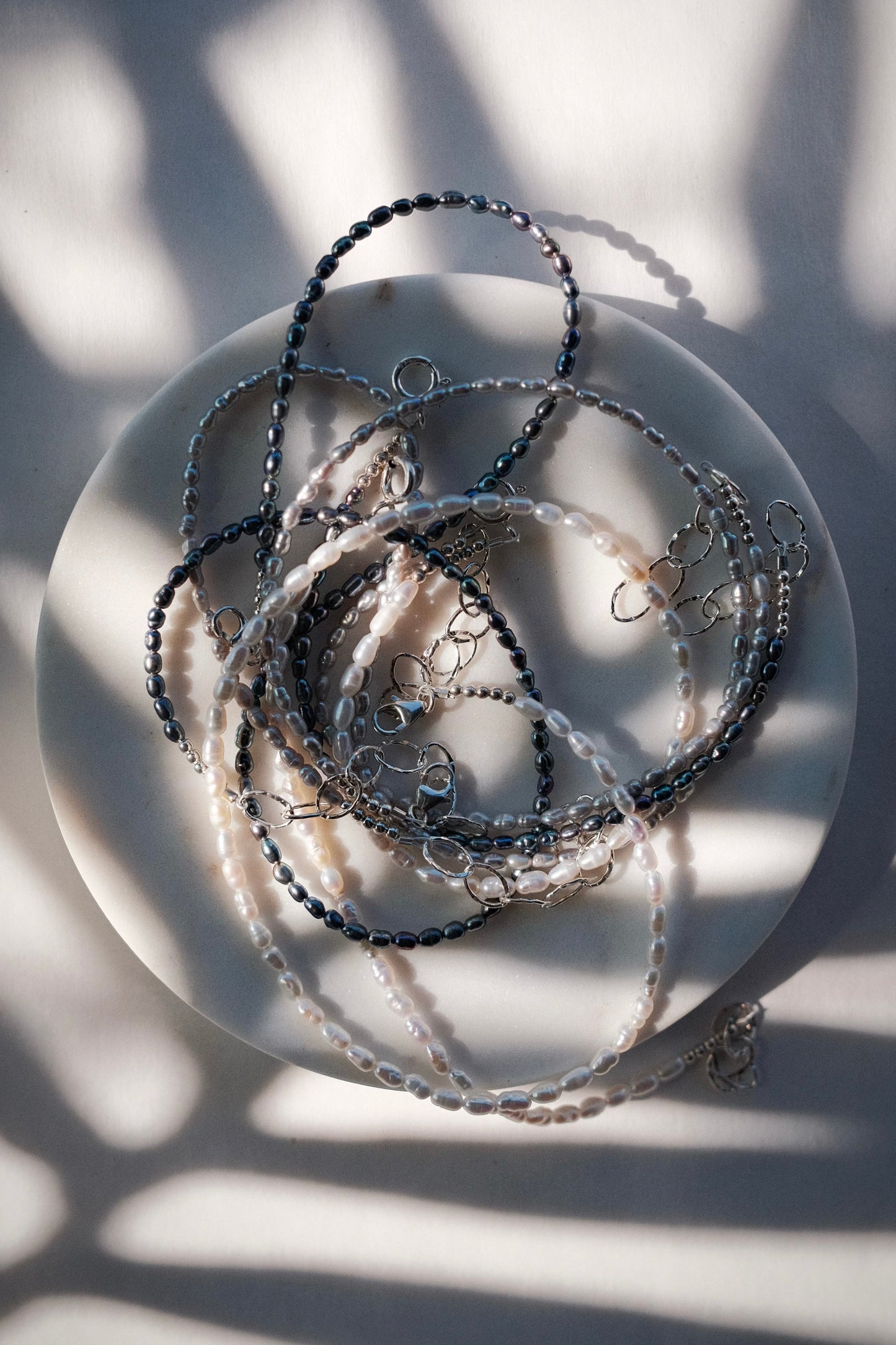 Silver Dainty Black Pearl Necklace - Maile