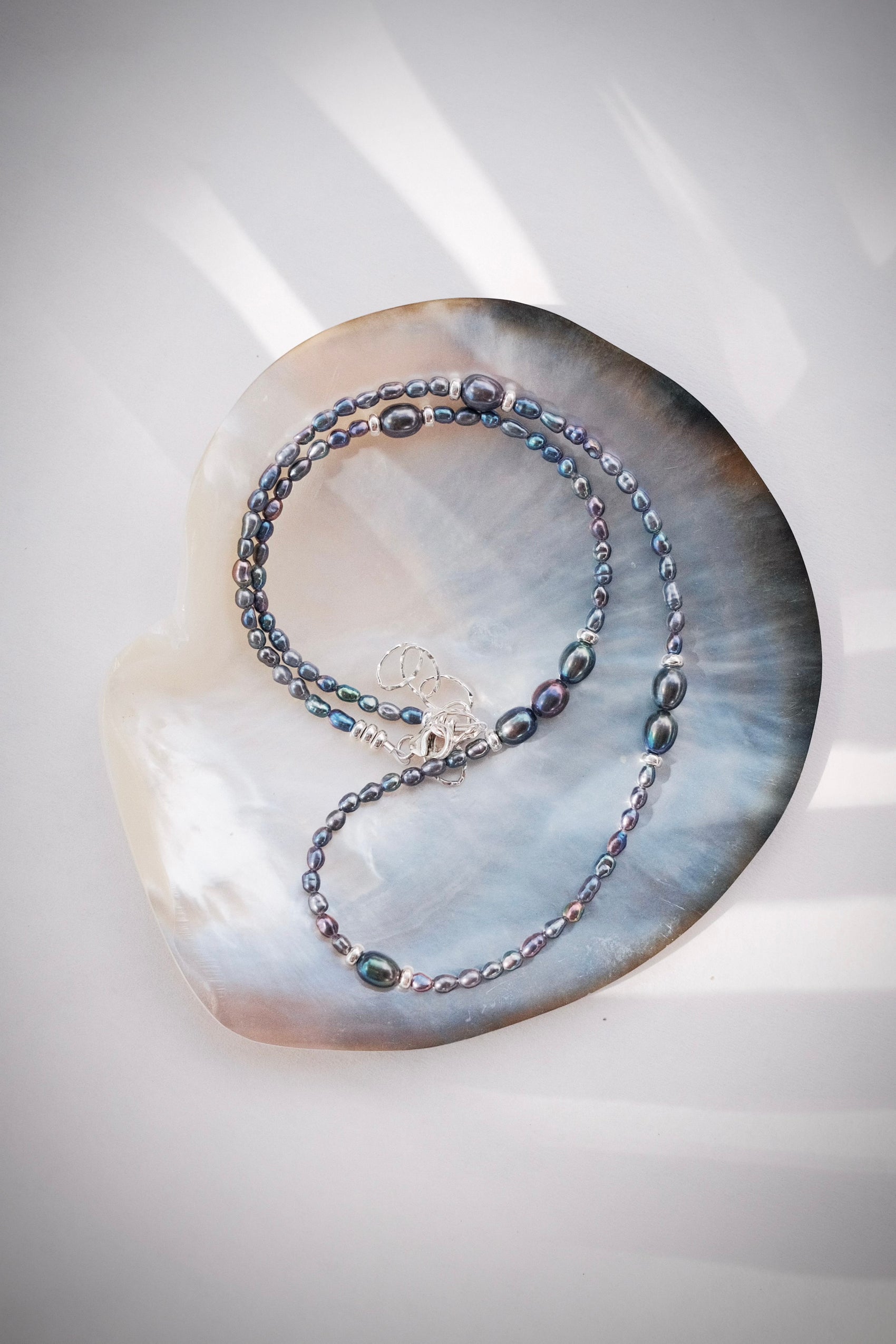 Silver and Peacock Pearl Bead Necklace - Hiwahiwa