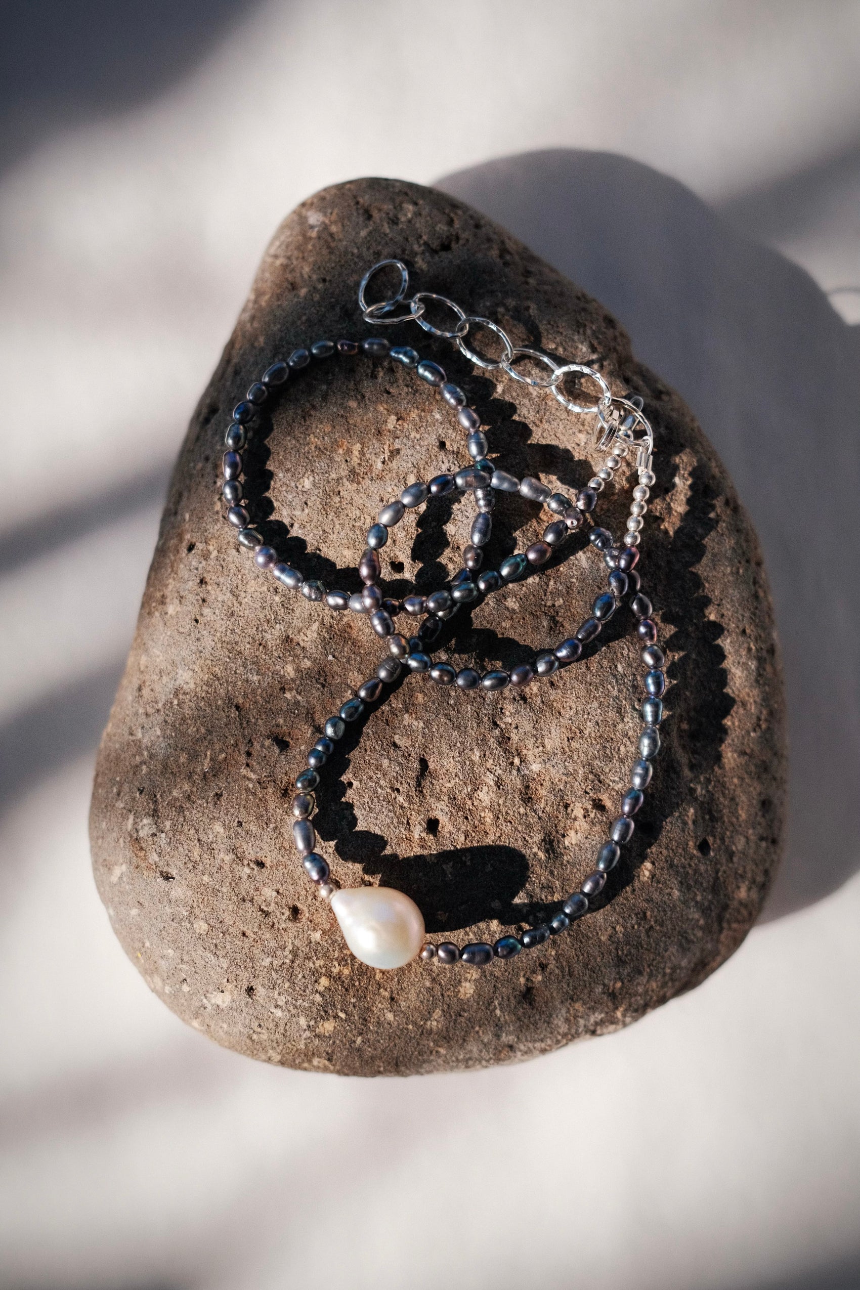 Baroque White Pearl Choker Necklace - Silver Kaimalie