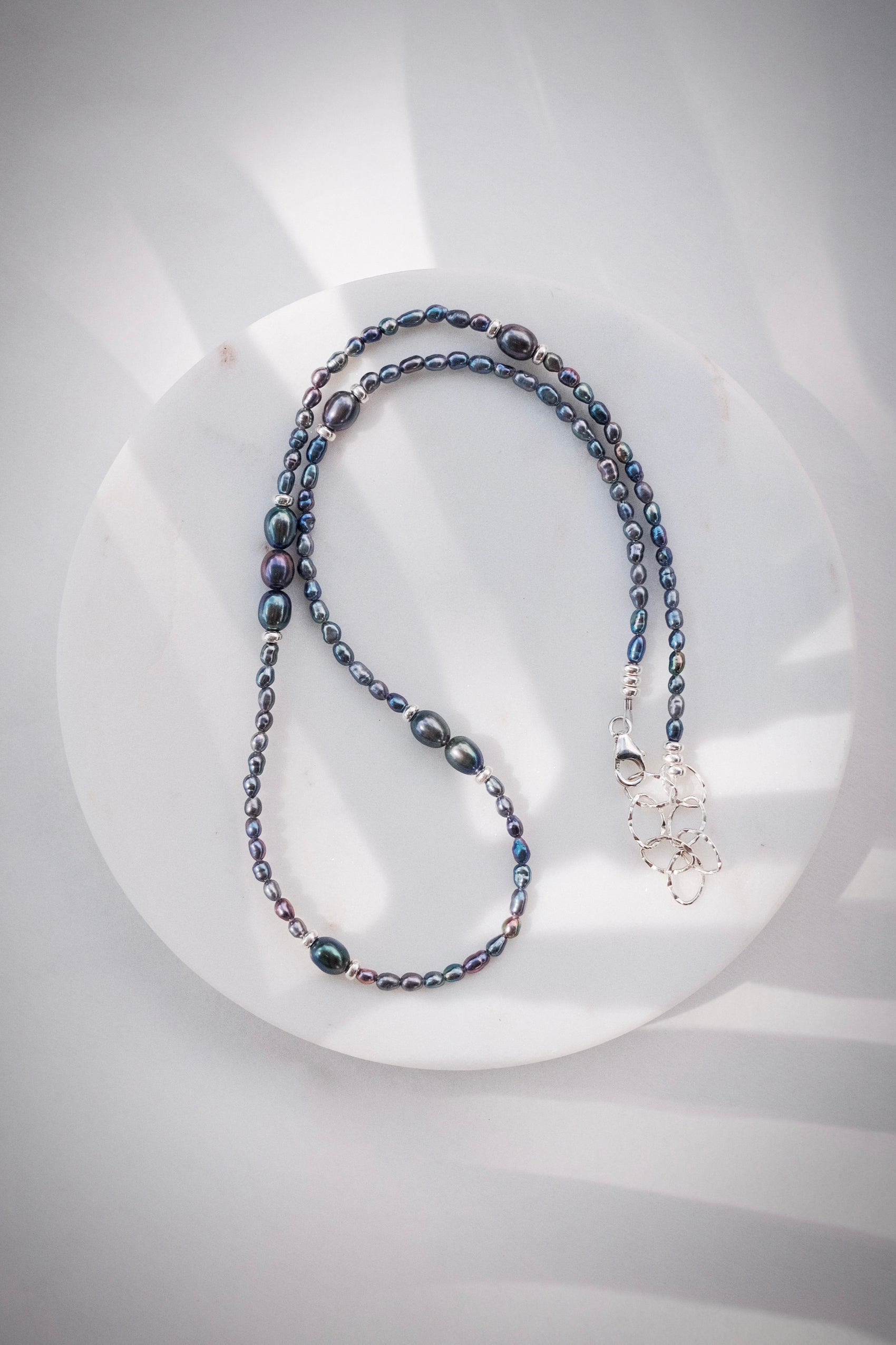 Silver and Peacock Pearl Bead Necklace - Hiwahiwa