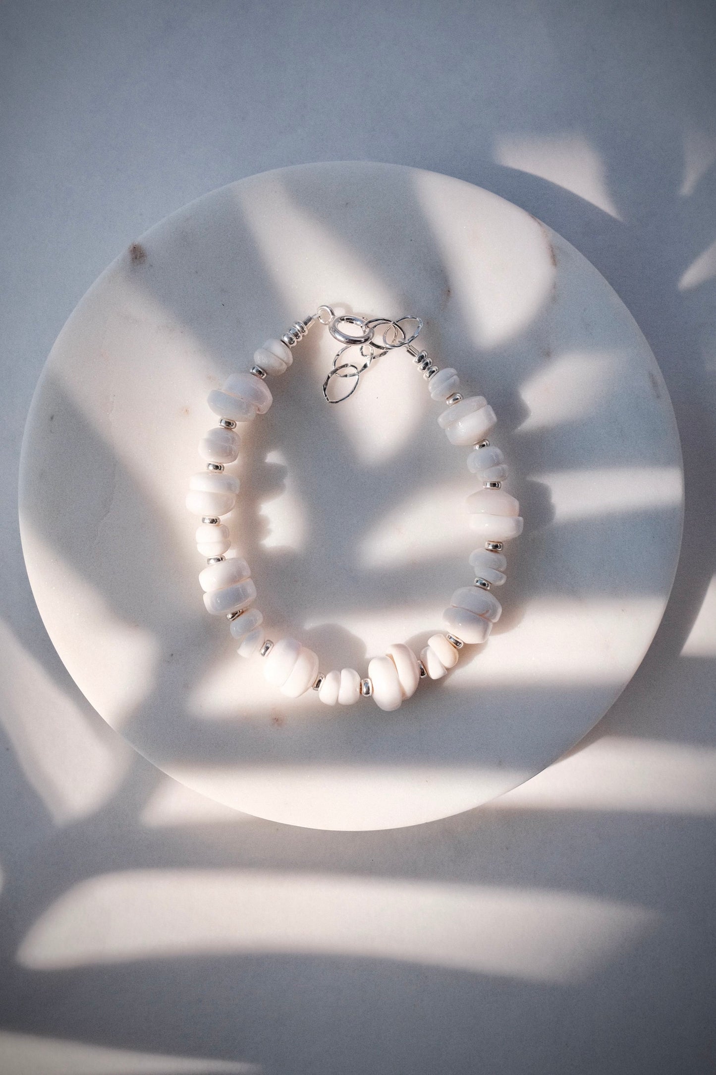 Puka Shell Bracelet - Silver Kahale