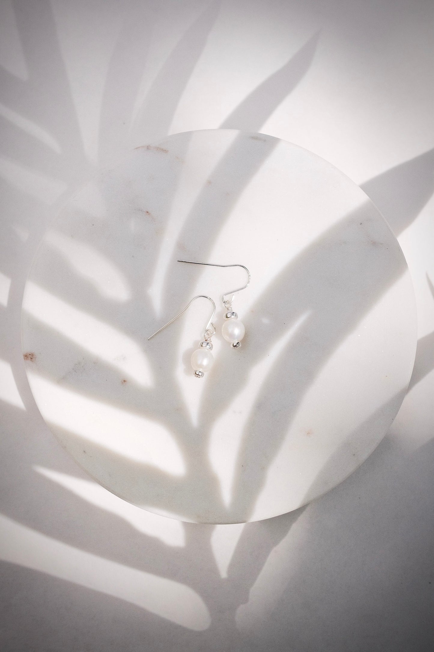 White Round Freshwater Pearl Earrings - Silver Aheahe