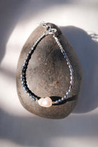 White Baroque Peacock Pearl Bead Bracelet - Silver Kaimalie