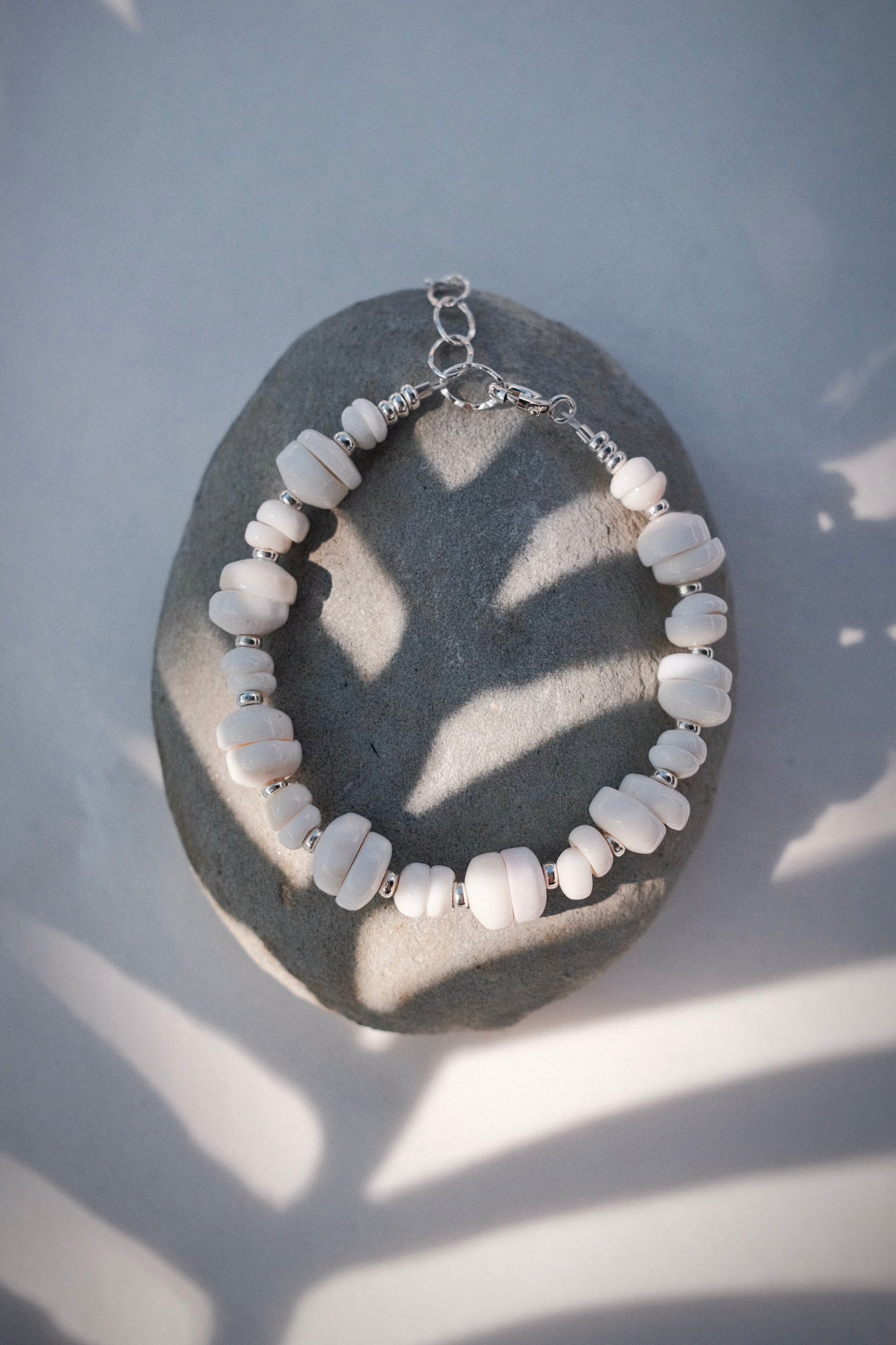 Puka Shell Bracelet - Silver Kahale