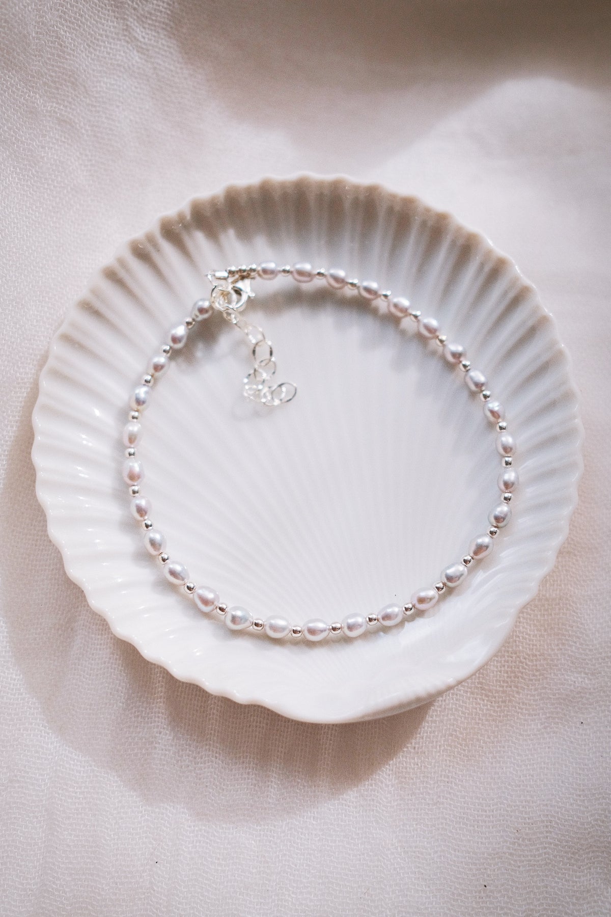 Gray Rice Pearl & Silver Bead Adjustable Anklet - Silver Āhiahi