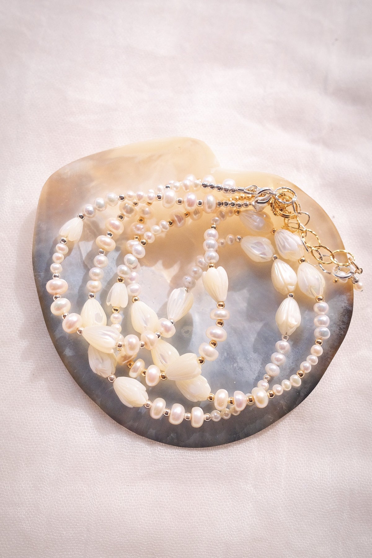 Luminous Pearl & Pikake Beaded Necklace - Gold Heleleʻi