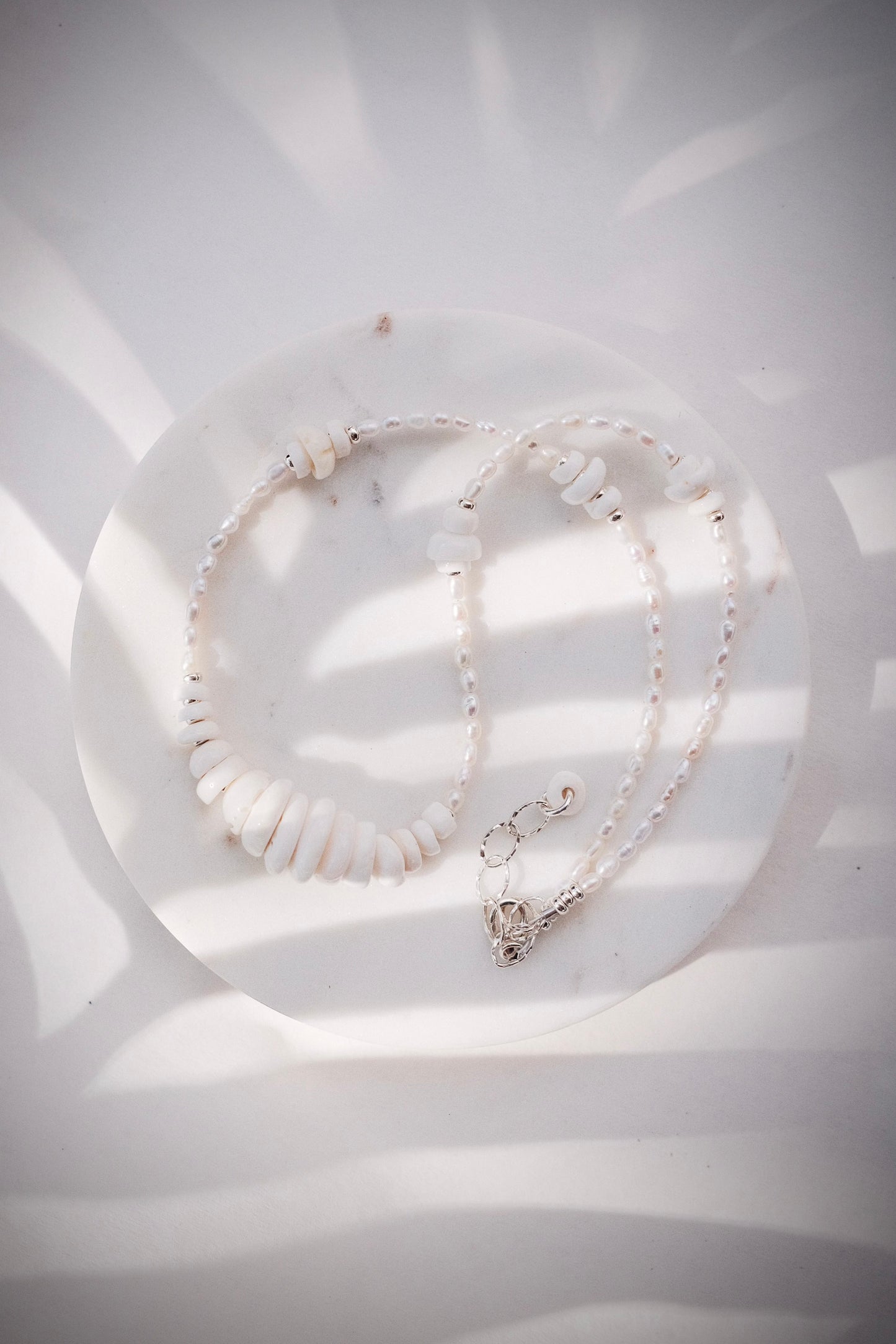 Silver Puka Shell Pearl Bead Necklace - Maka