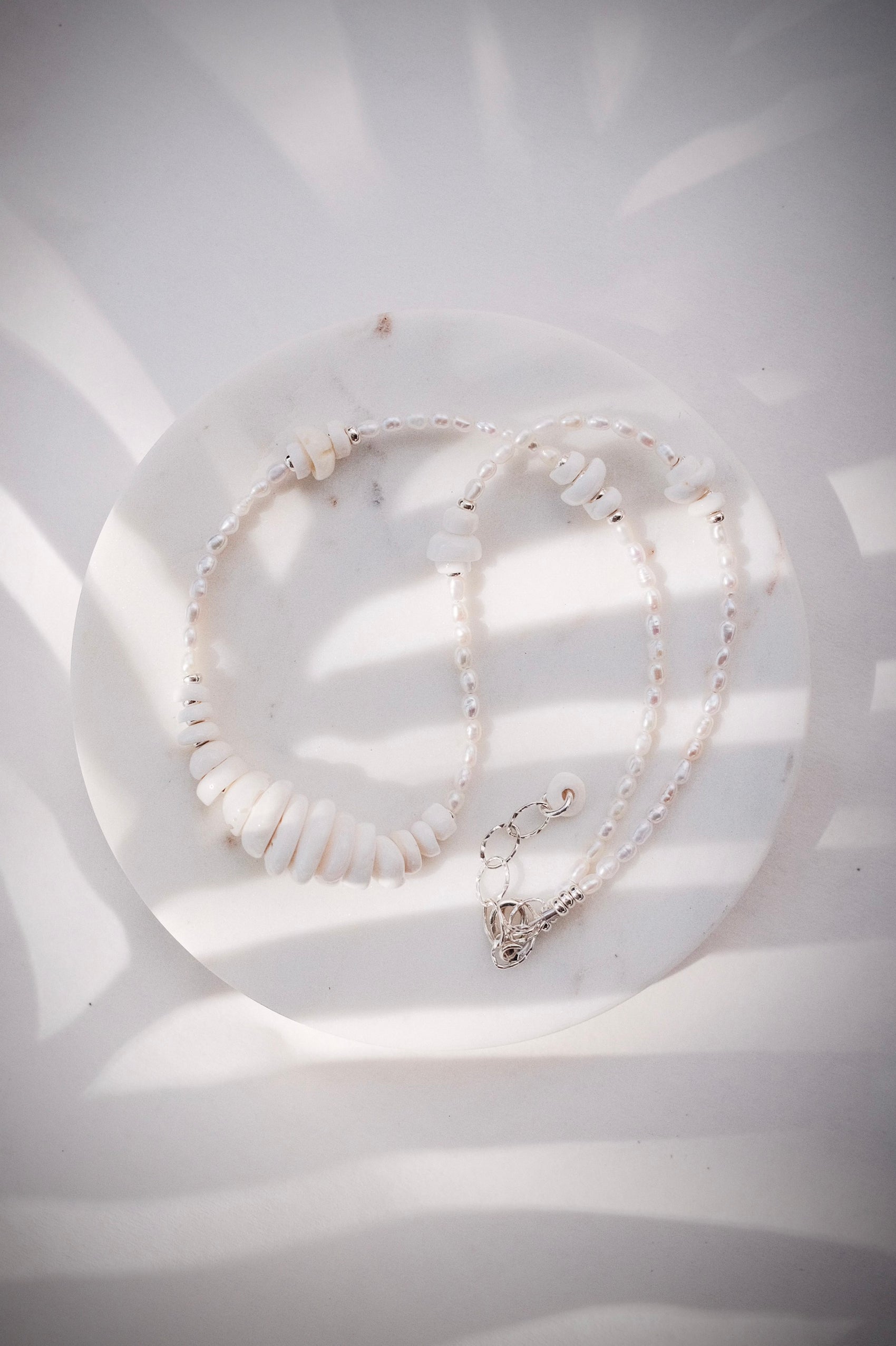Silver Puka Shell Pearl Bead Necklace - Maka