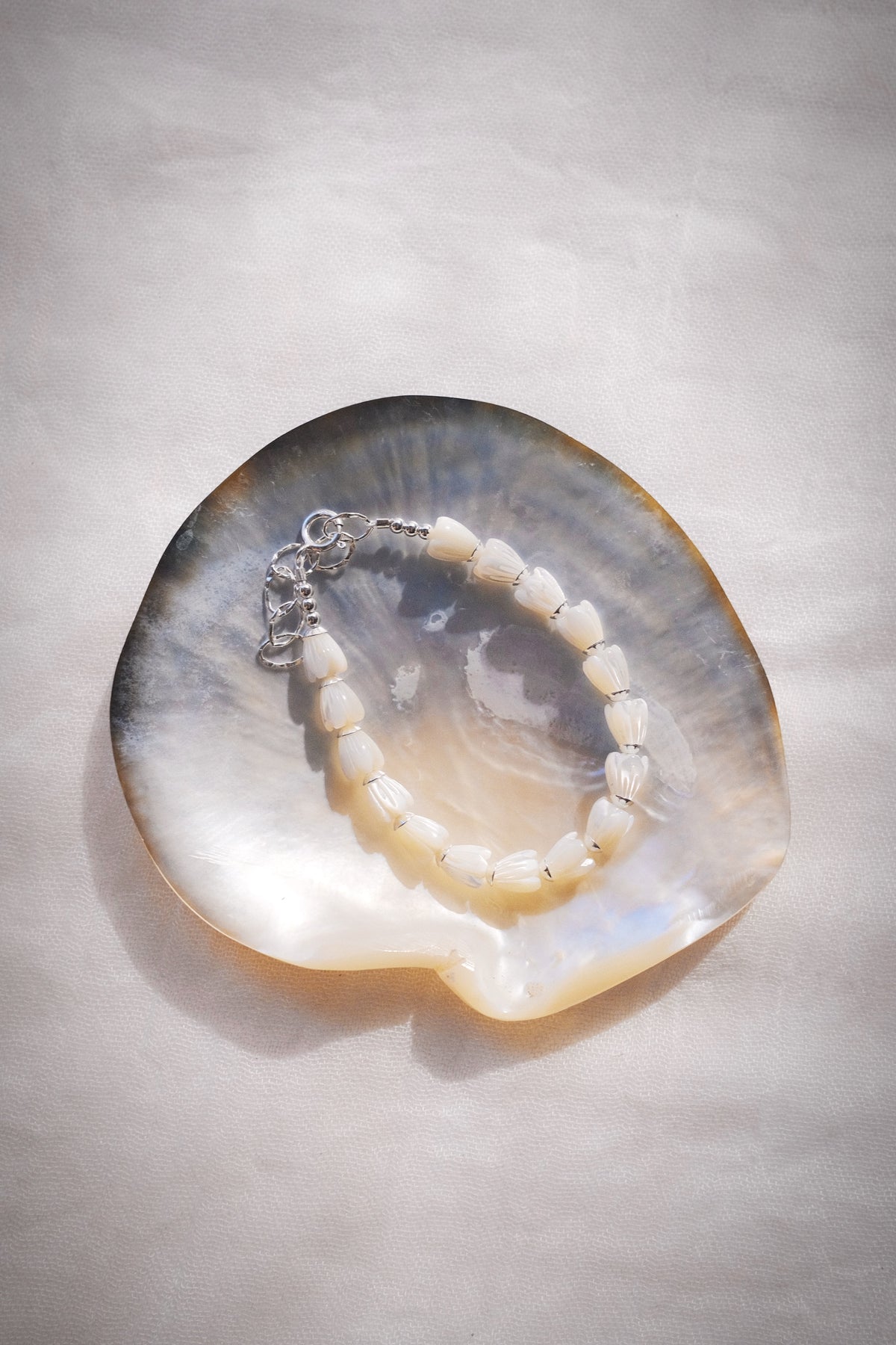 Mother of Pearl Pikake Beaded Bracelet - Silver Lāhela