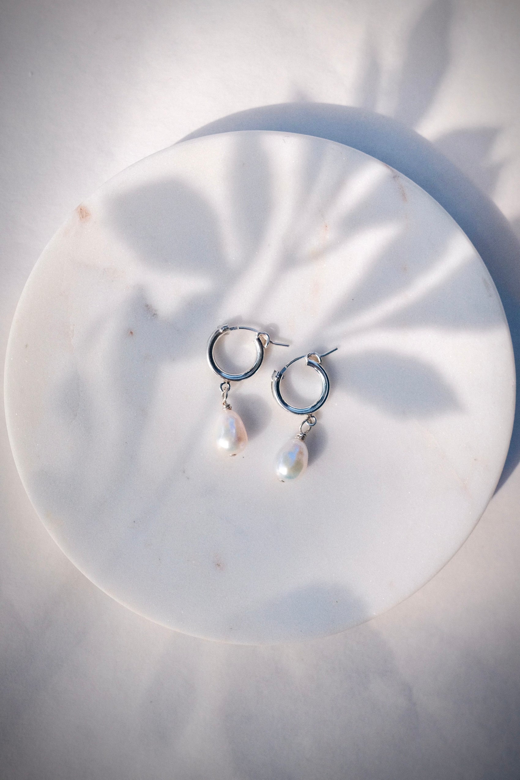 Silver Baroque Pearl Latch Hoop Earrings - Kēhau