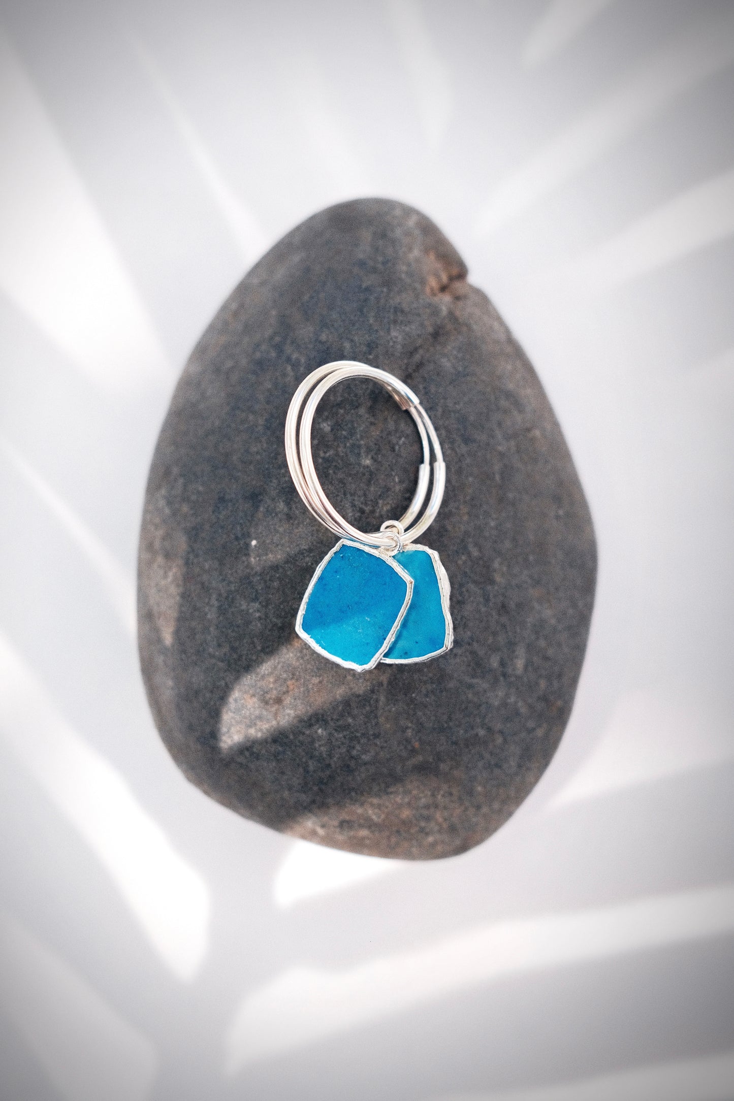 Howlite Turquoise Silver Medium Hoop Earrings - Silver Alaka'i