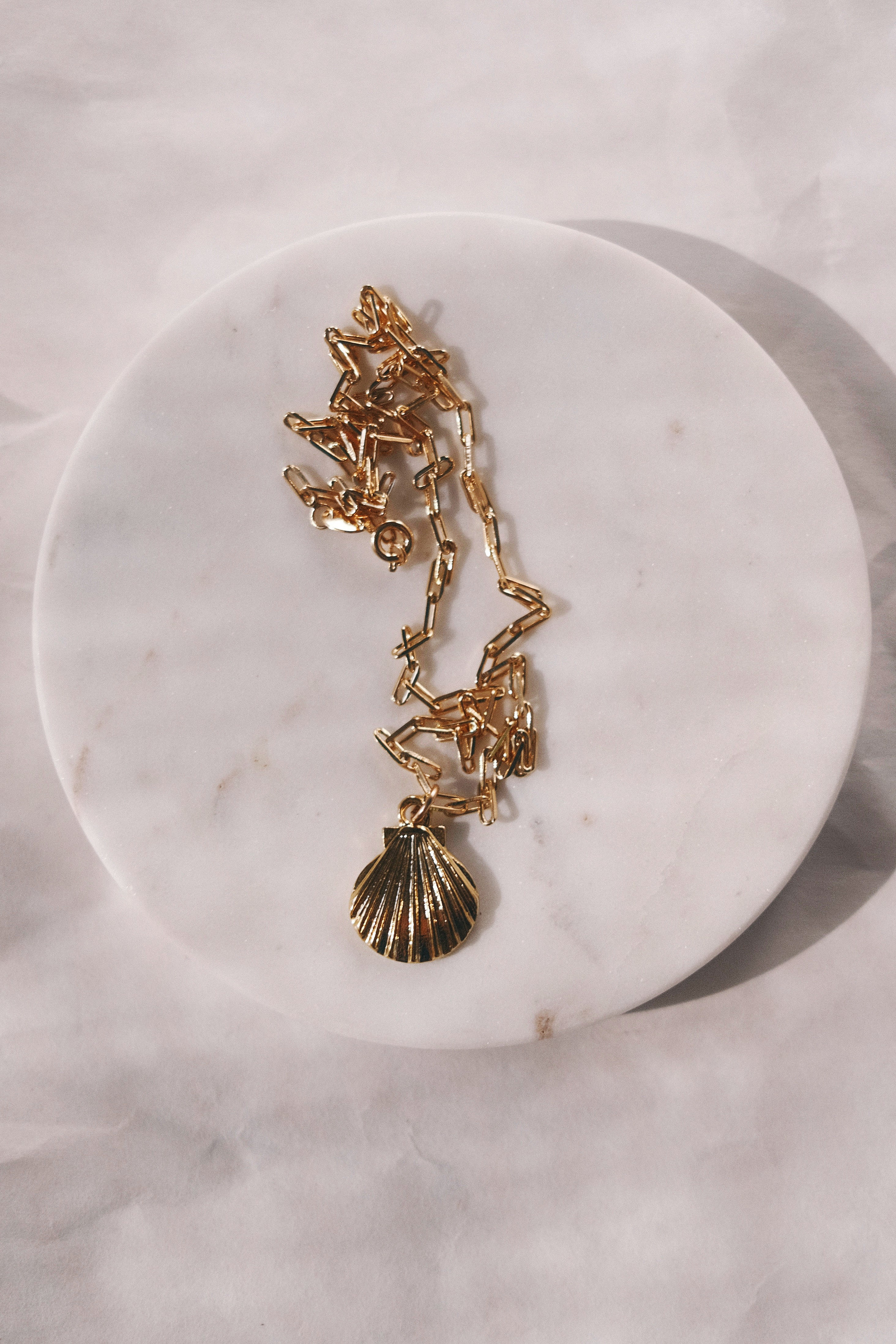 Gold Scallop Shell Necklace - Hoaka – ke aloha jewelry