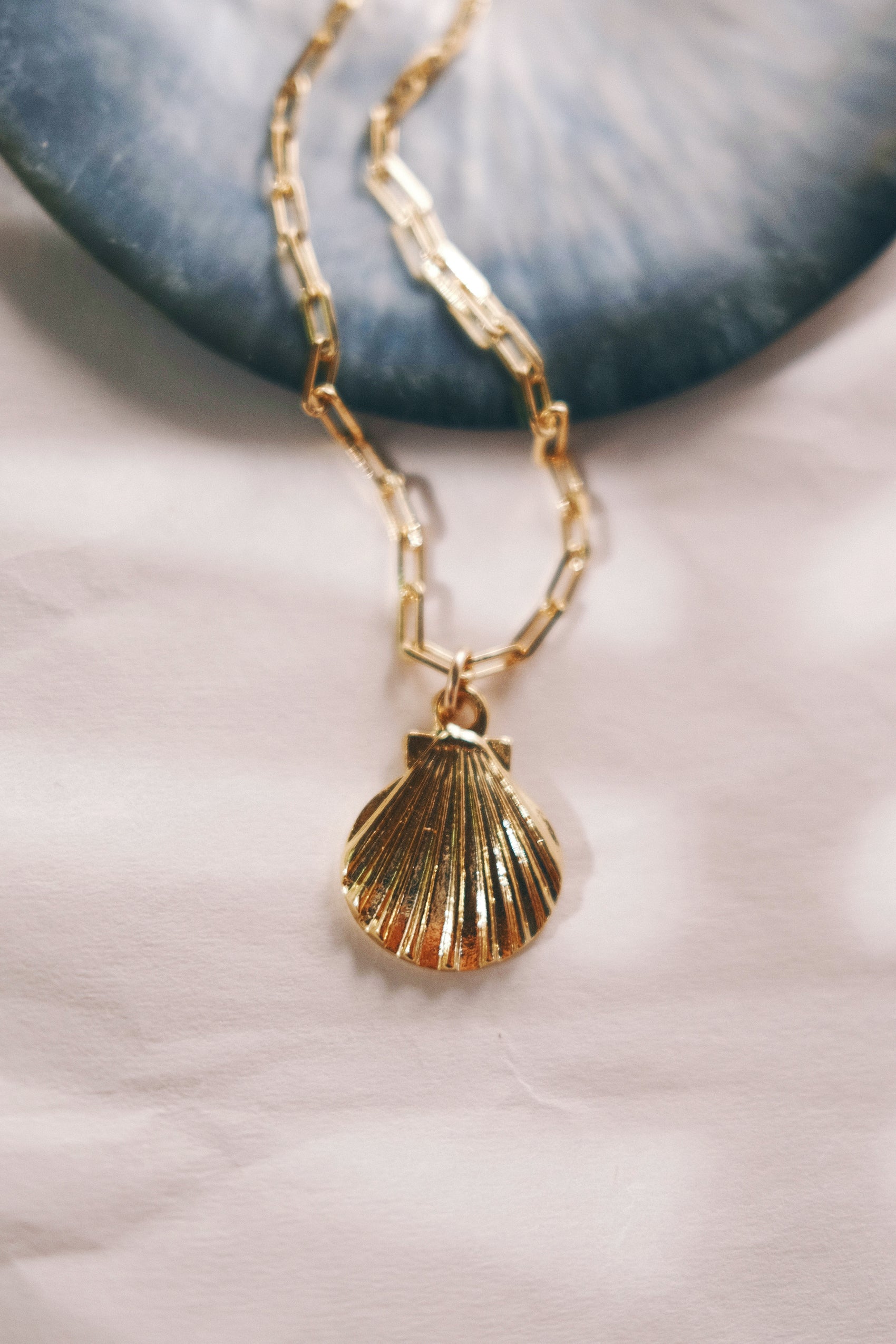 Gold Scallop Shell Necklace - Hoaka