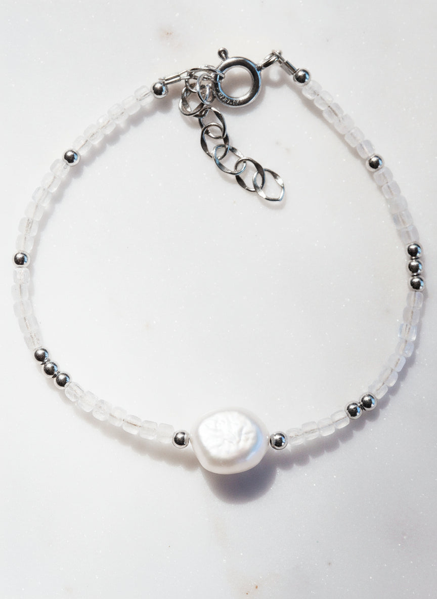 White Pearl and Gemstone Bracelet - Silver Haukea