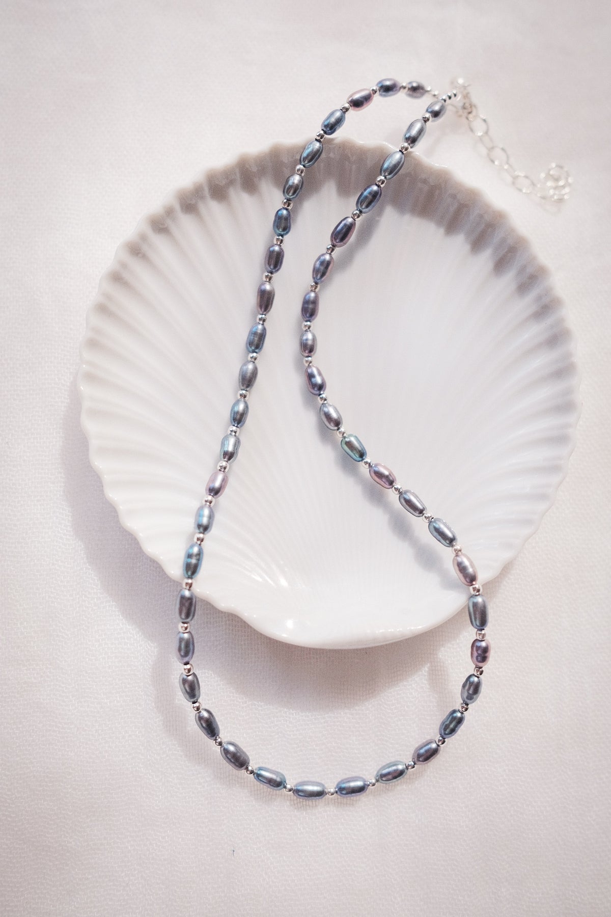 Peacock Rice Pearl & Silver Bead Adjustable Necklace - Silver Pāʻū