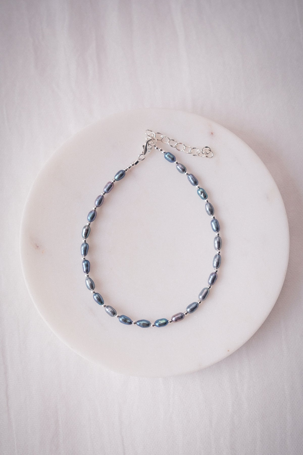 Peacock Rice Pearl & Silver Bead Adjustable Anklet - Silver Pāʻū