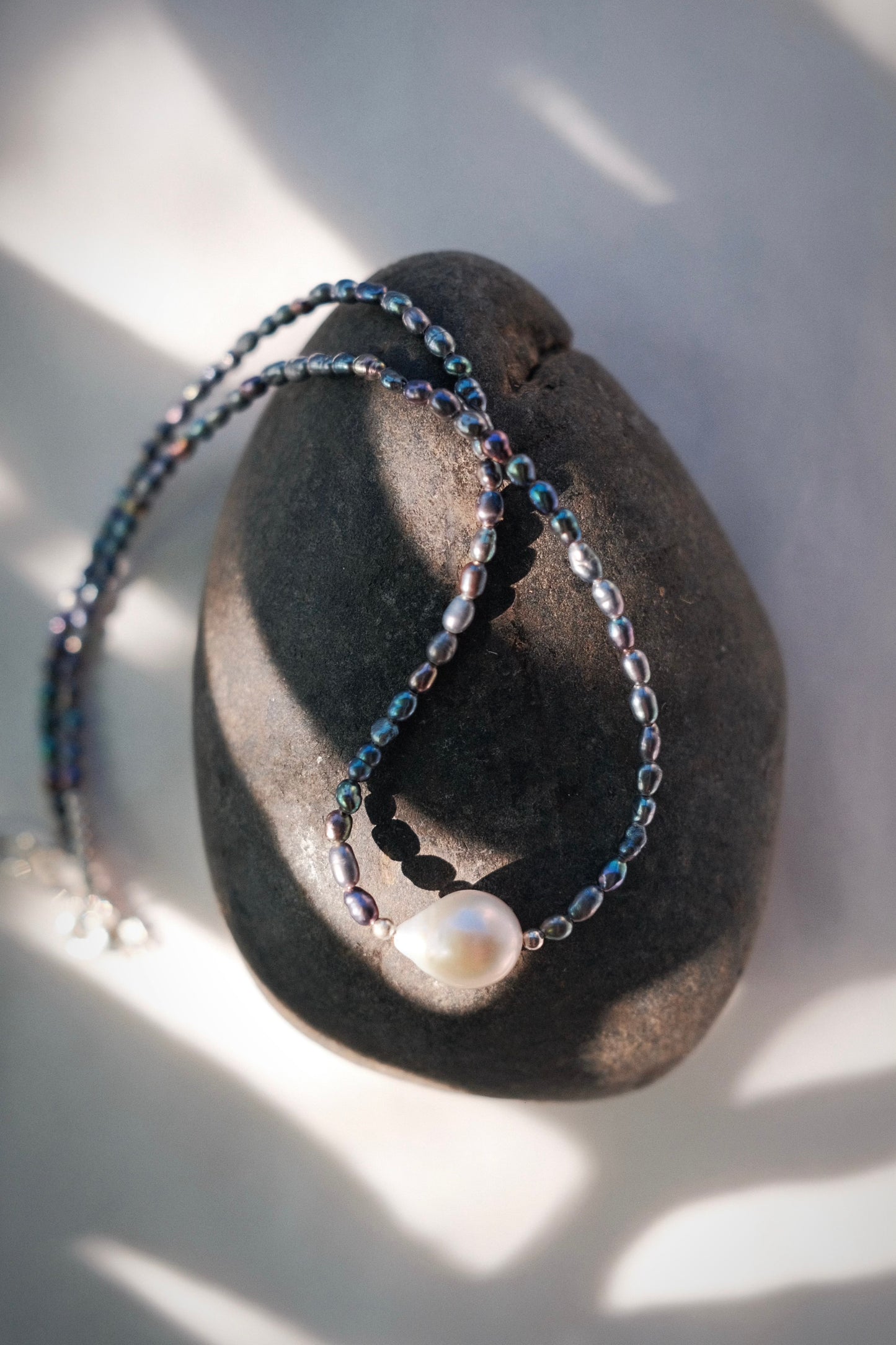 Baroque White Pearl Choker Necklace - Silver Kaimalie