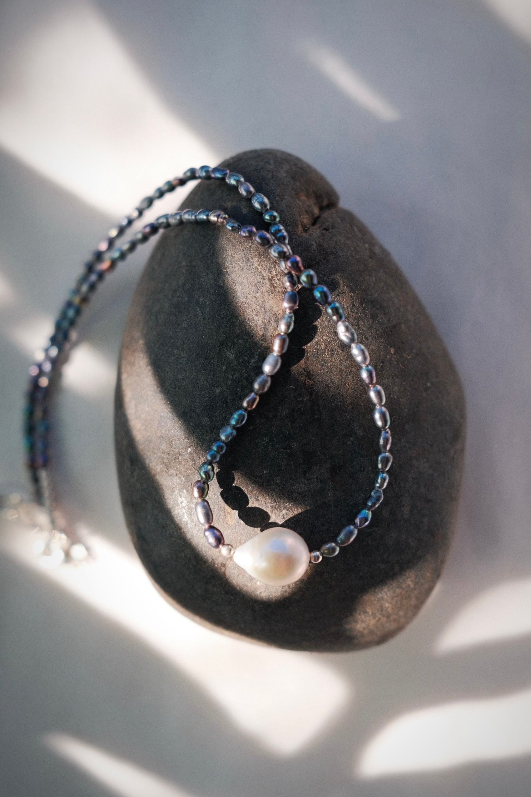 Baroque White Pearl Choker Necklace - Silver Kaimalie