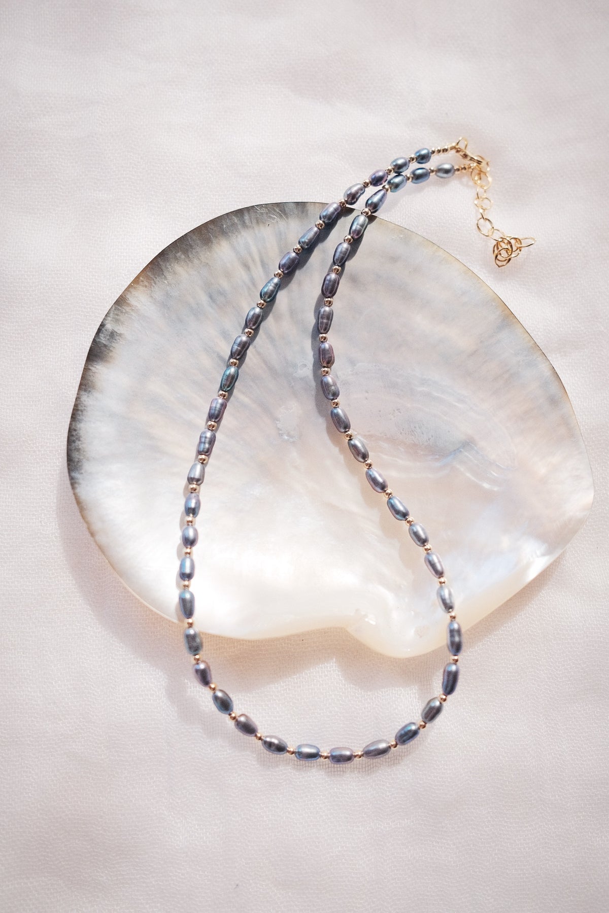 Peacock Rice Pearl & Gold Bead Adjustable Necklace - Gold Pāʻū