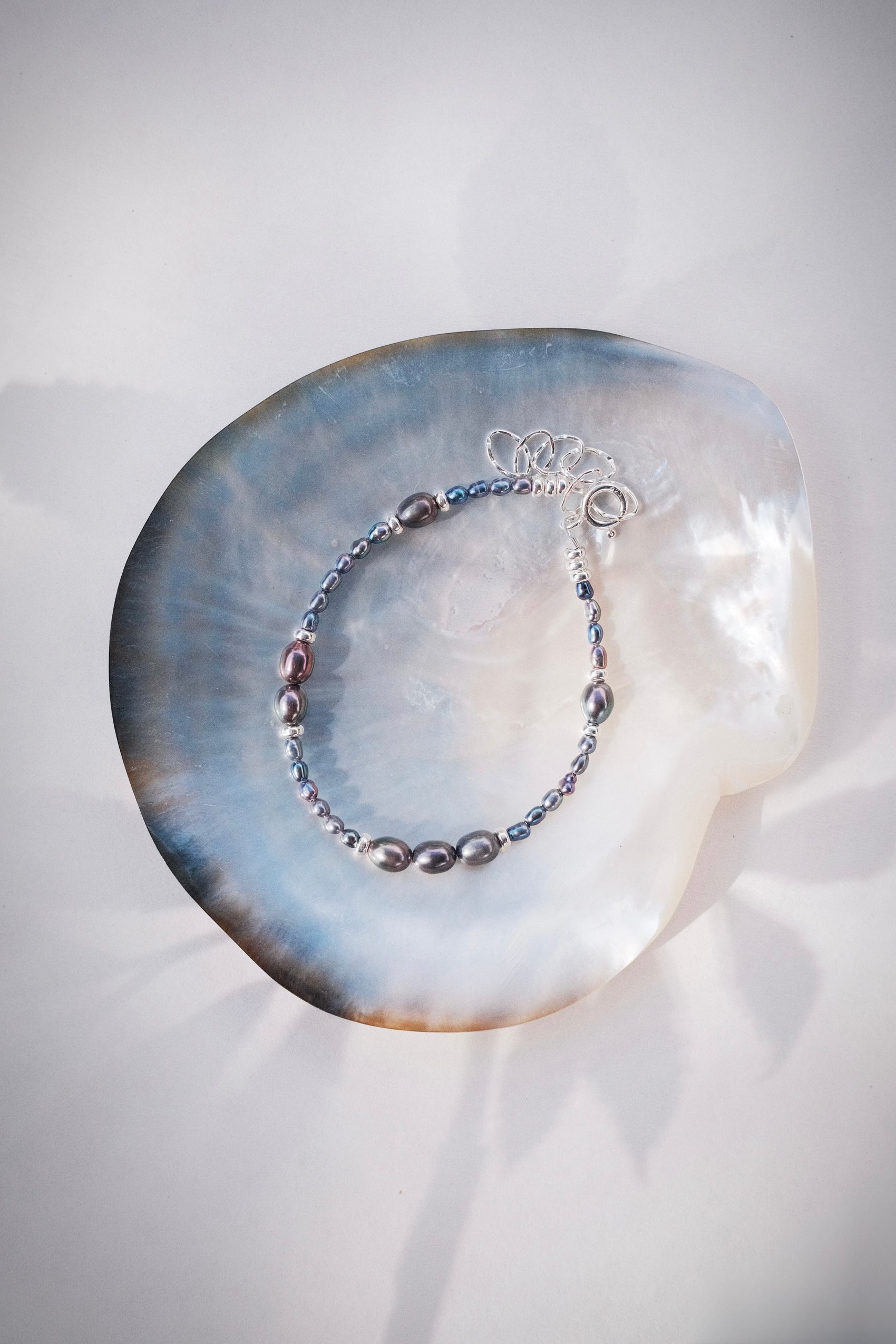 Silver Peacock Pearl Bead Bracelet - Hiwahiwa