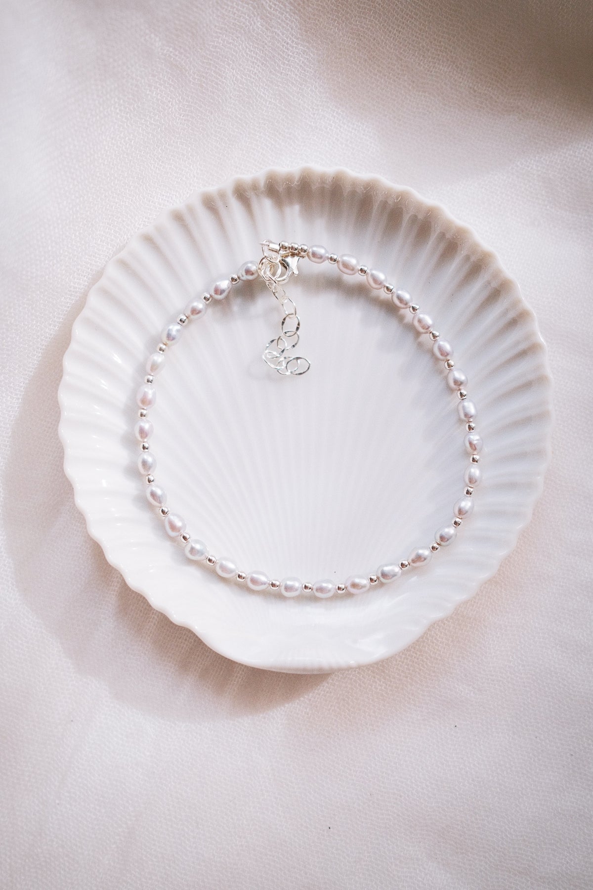 Gray Rice Pearl & Silver Bead Adjustable Anklet - Silver Āhiahi