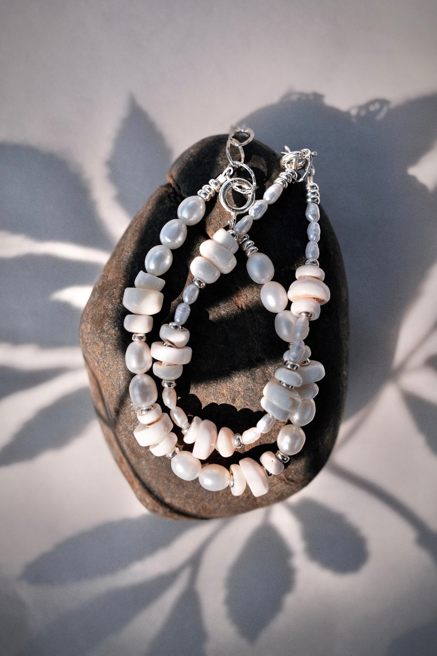 Silver Puka Shell Pearl Bracelet - Maka