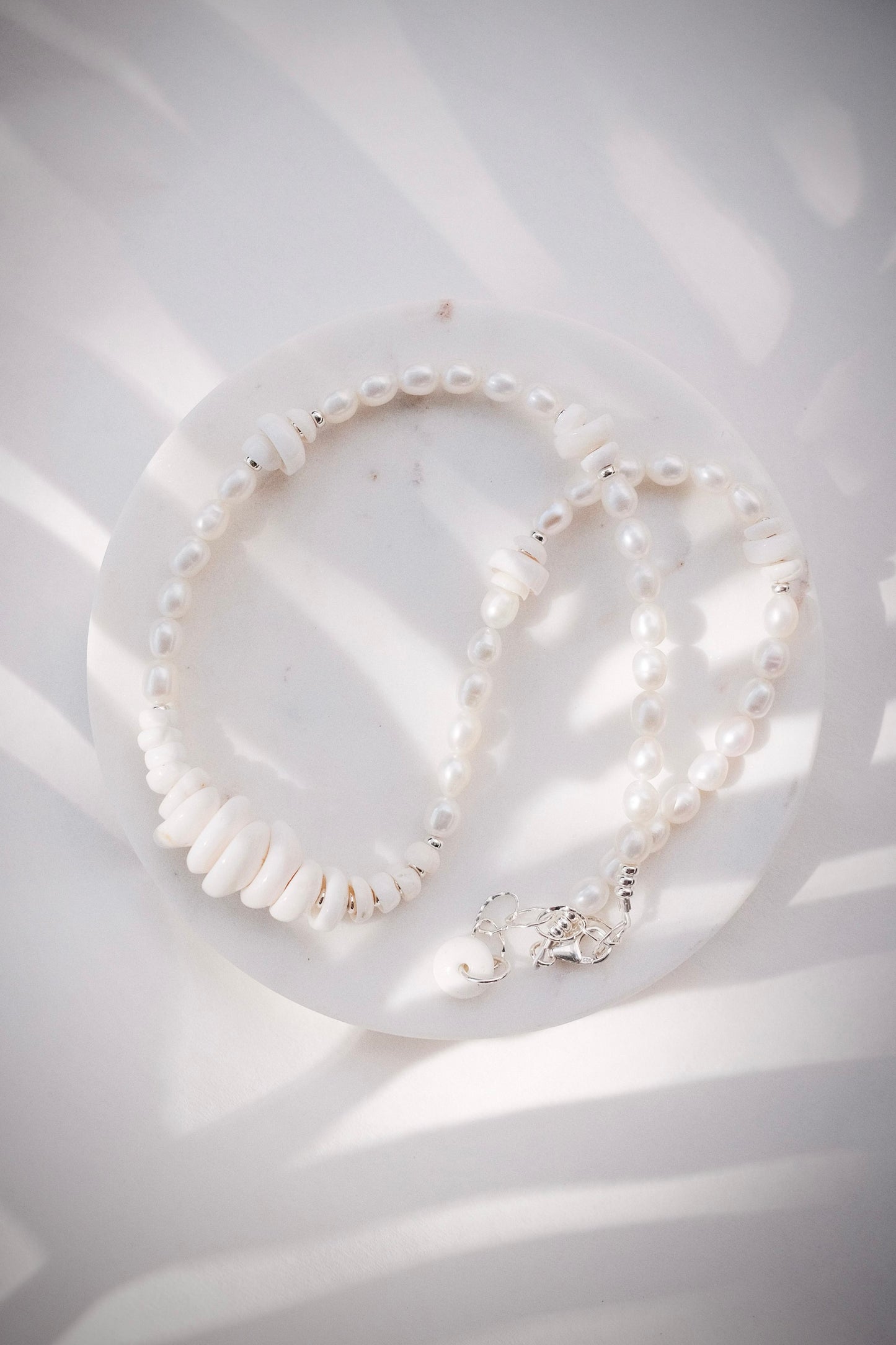 Silver Puka Shell Pearl Bead Necklace - Maka