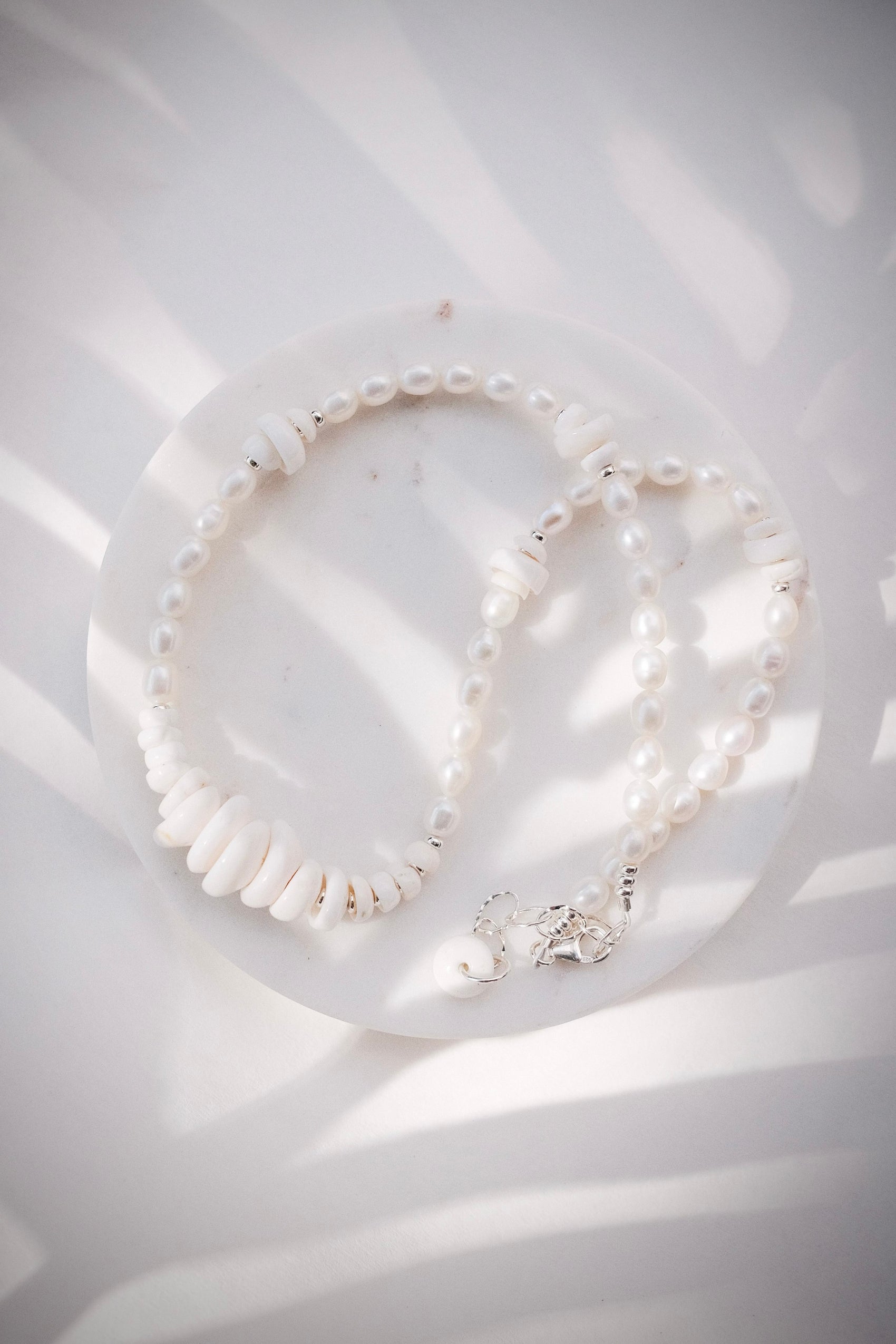 Silver Puka Shell Pearl Bead Necklace - Maka