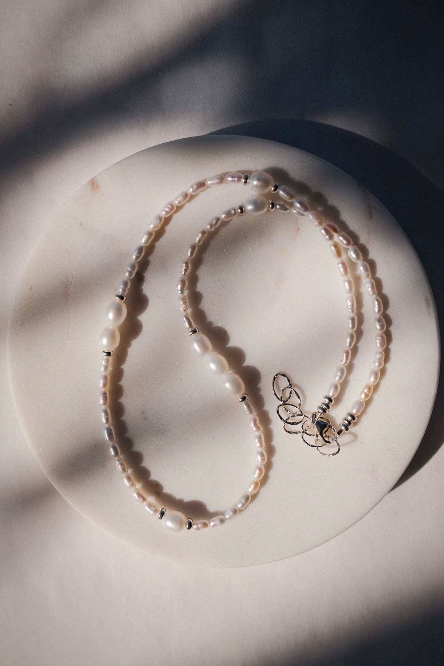 Silver and White Pearl Bead Necklace - Hiwahiwa