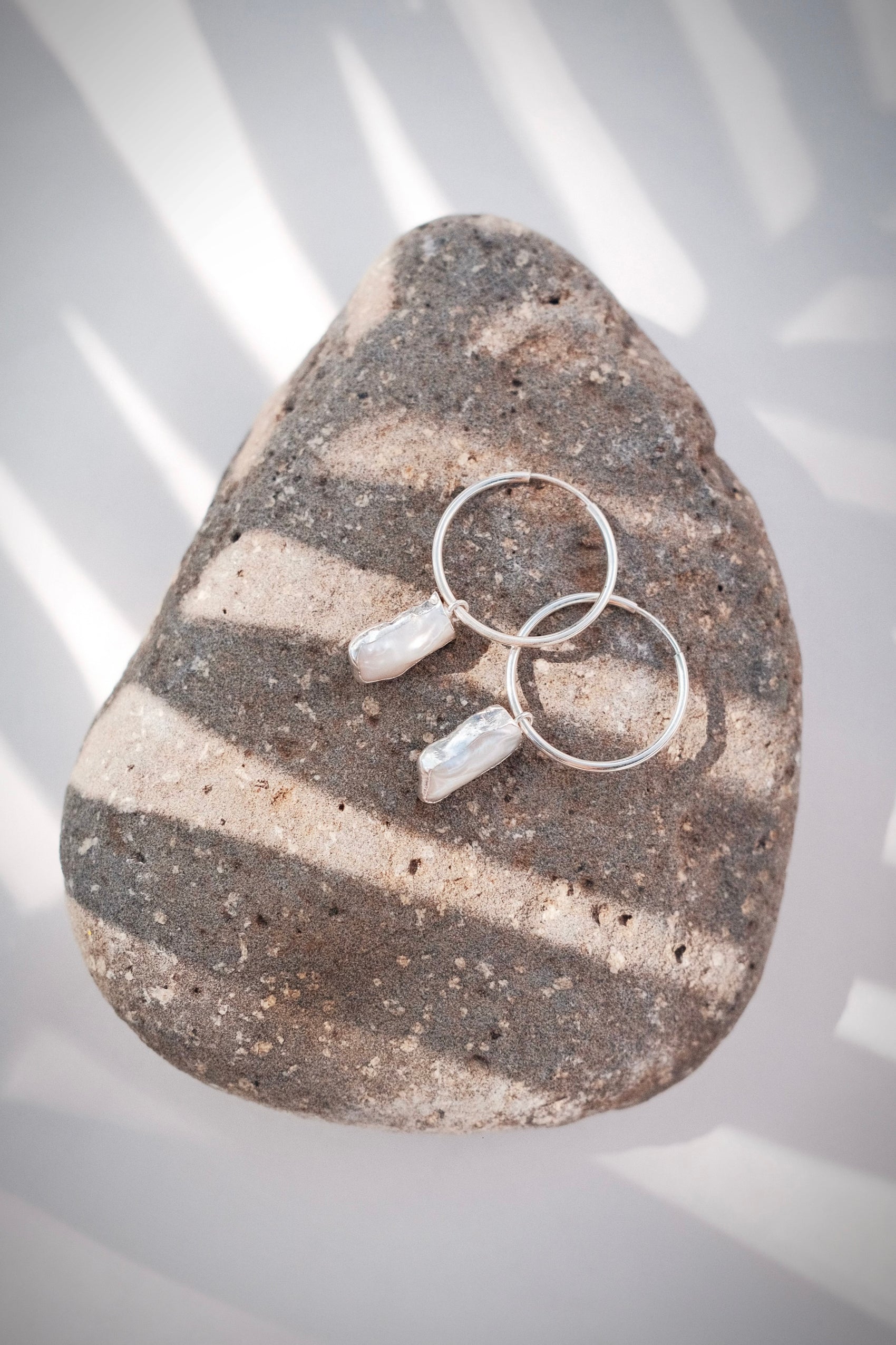 Mini Biwa Pearl Hoop Earrings - Silver Kaimana