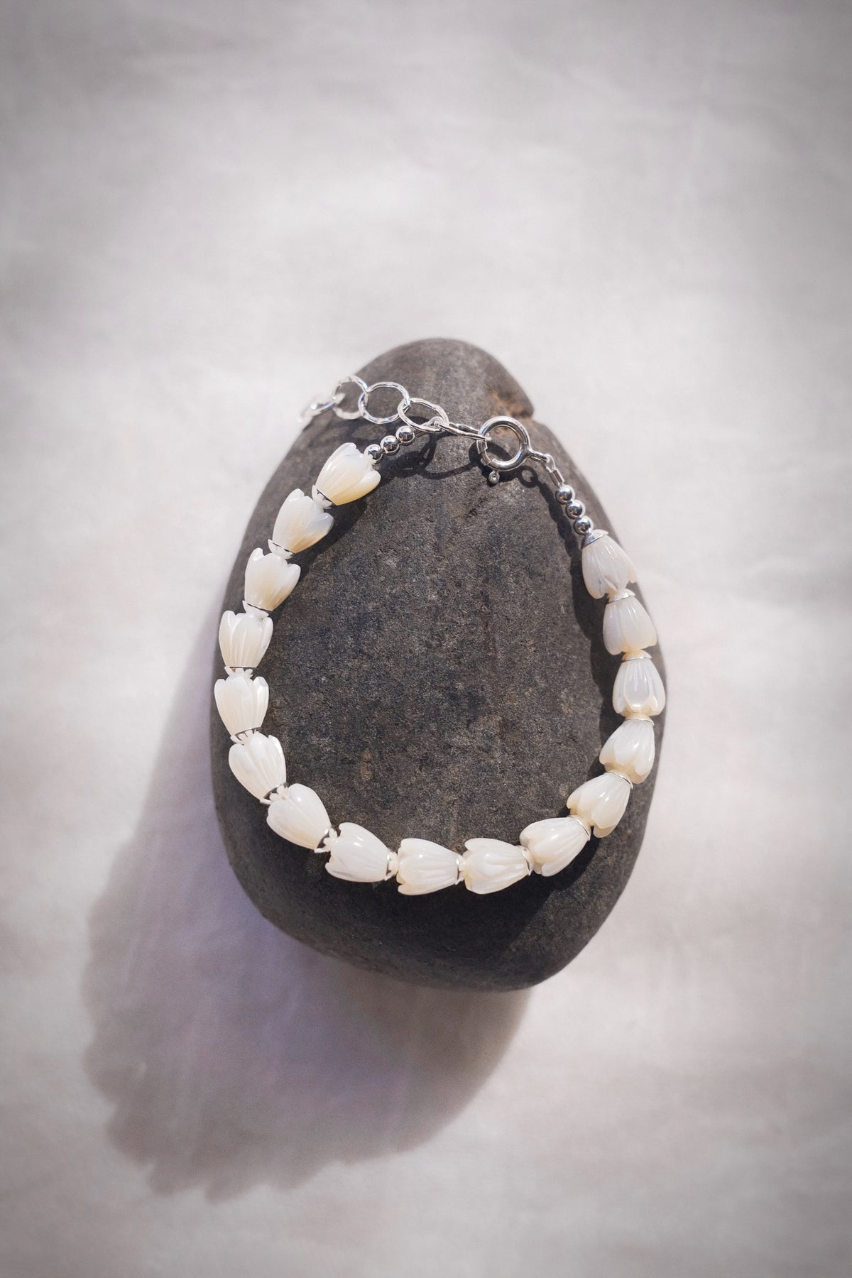 Mother of Pearl Pikake Beaded Bracelet - Silver Lāhela