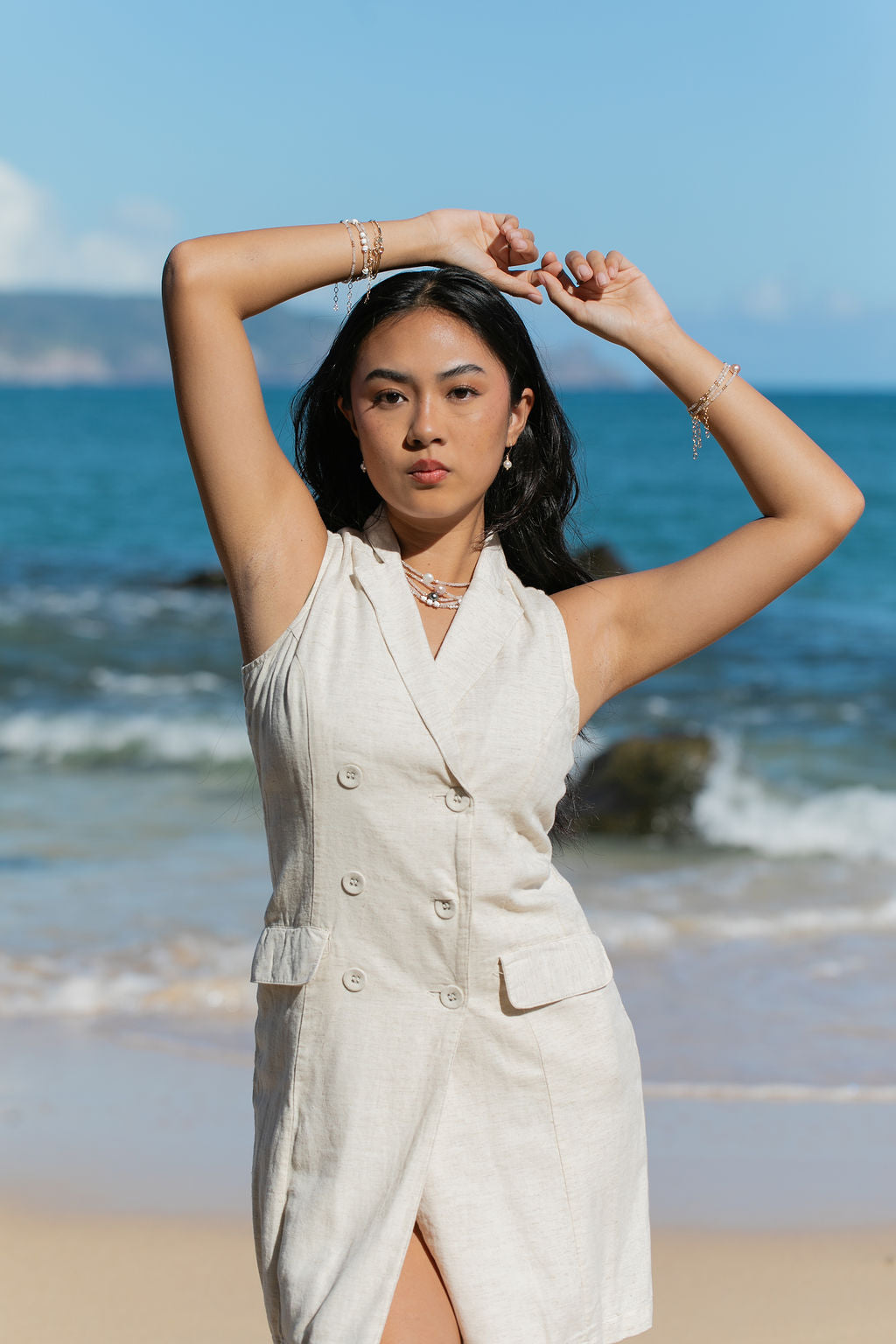 White Round Freshwater Pearl Earrings - Gold Aheahe